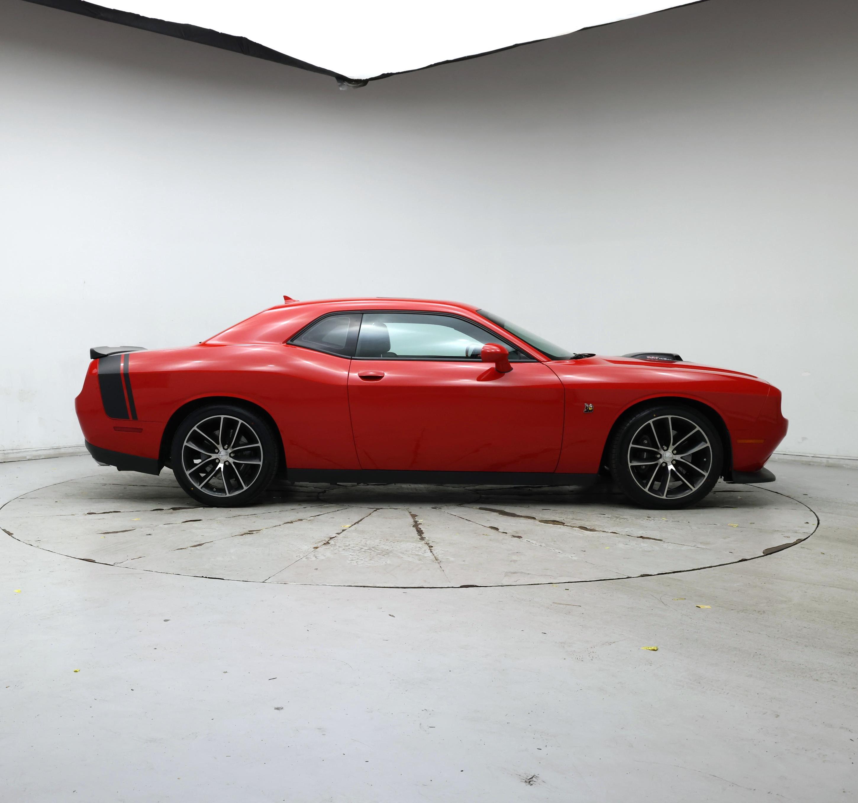 Thumbnail: 2016 Dodge Challenger - 7