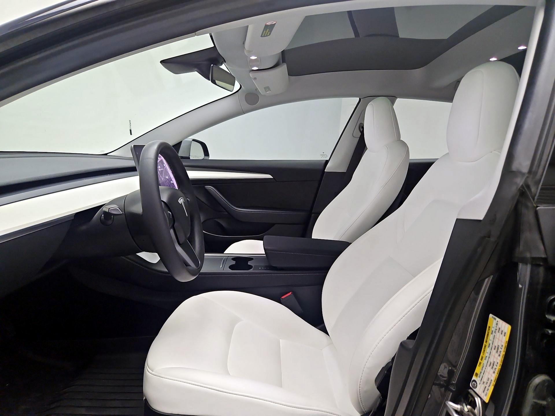 Thumbnail: 2023 Tesla Model 3 - 11