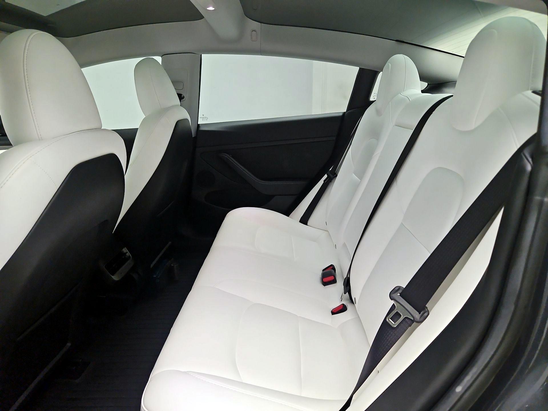 Thumbnail: 2023 Tesla Model 3 - 19