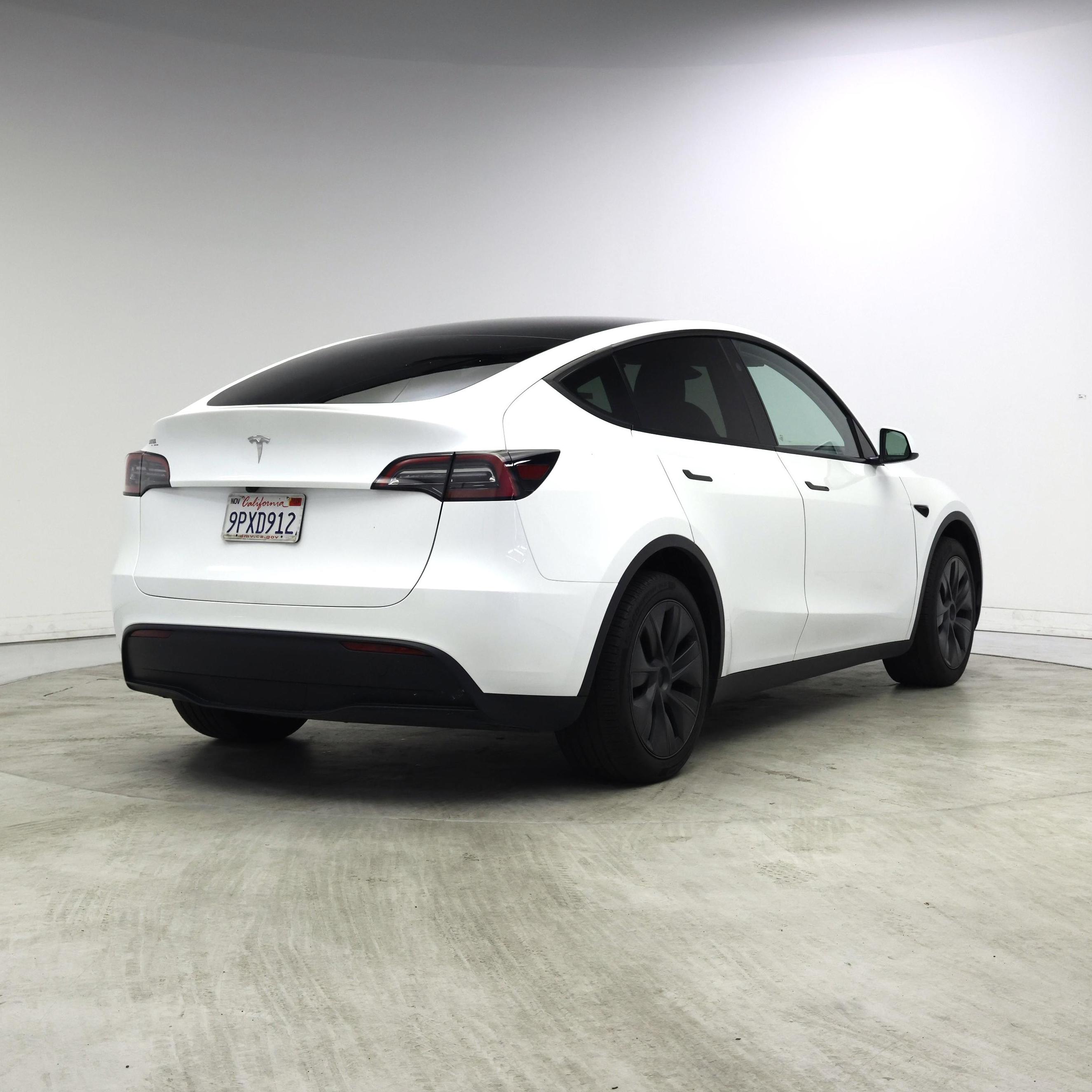 Thumbnail: 2025 Tesla Model Y - 8