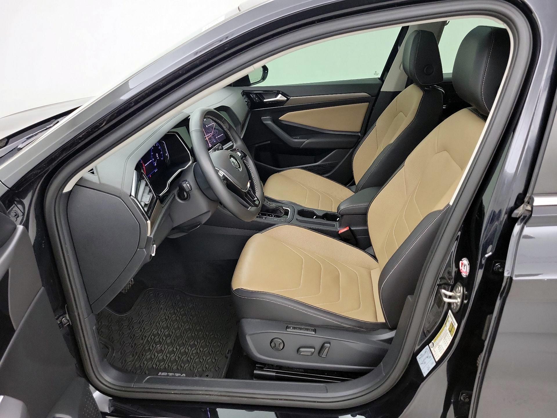 Thumbnail: 2021 Volkswagen Jetta - 11