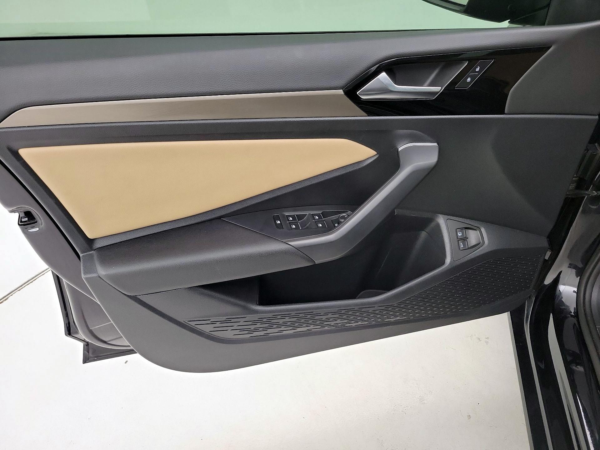Thumbnail: 2021 Volkswagen Jetta - 12