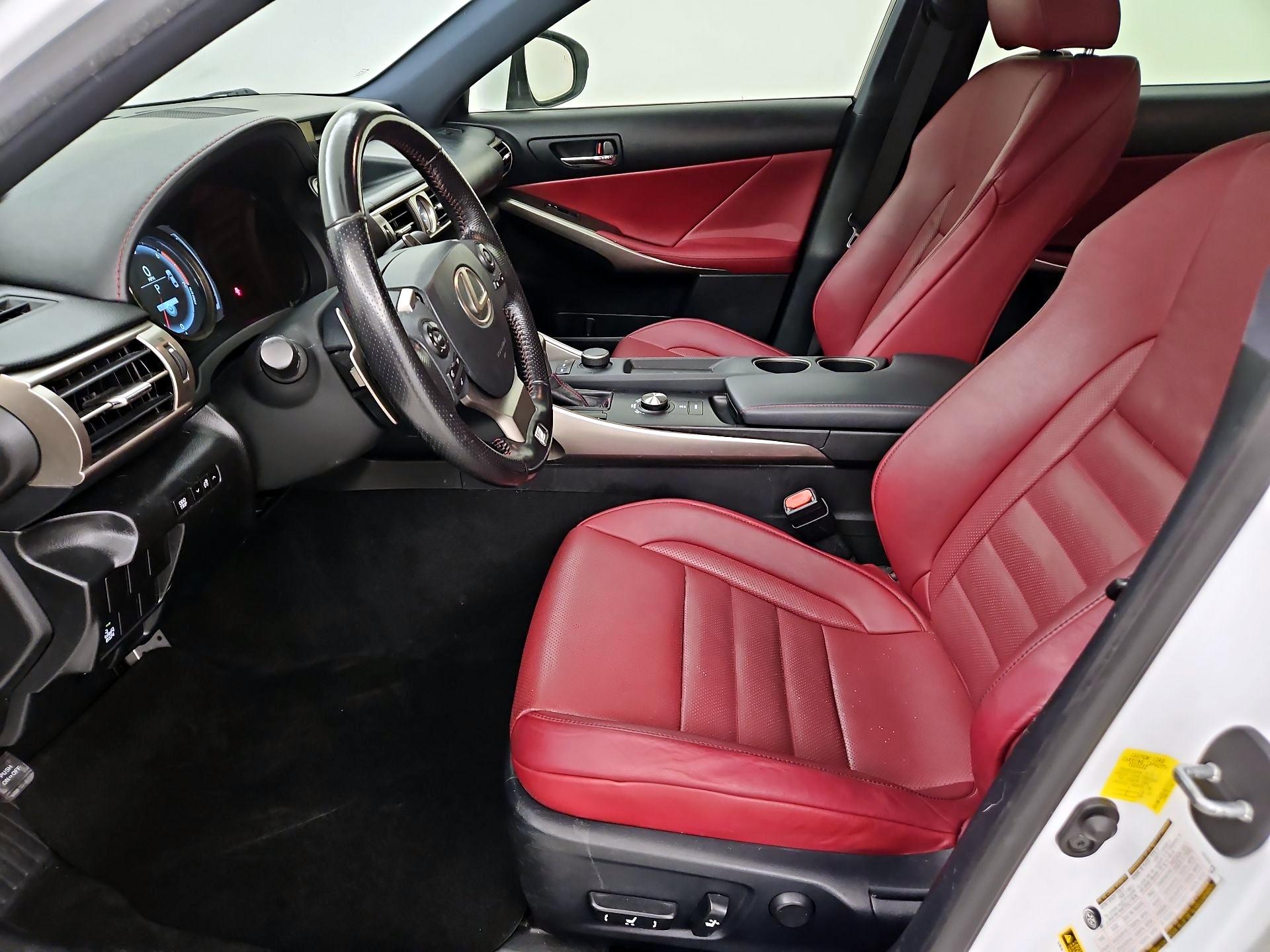 Thumbnail: 2016 Lexus IS - 11
