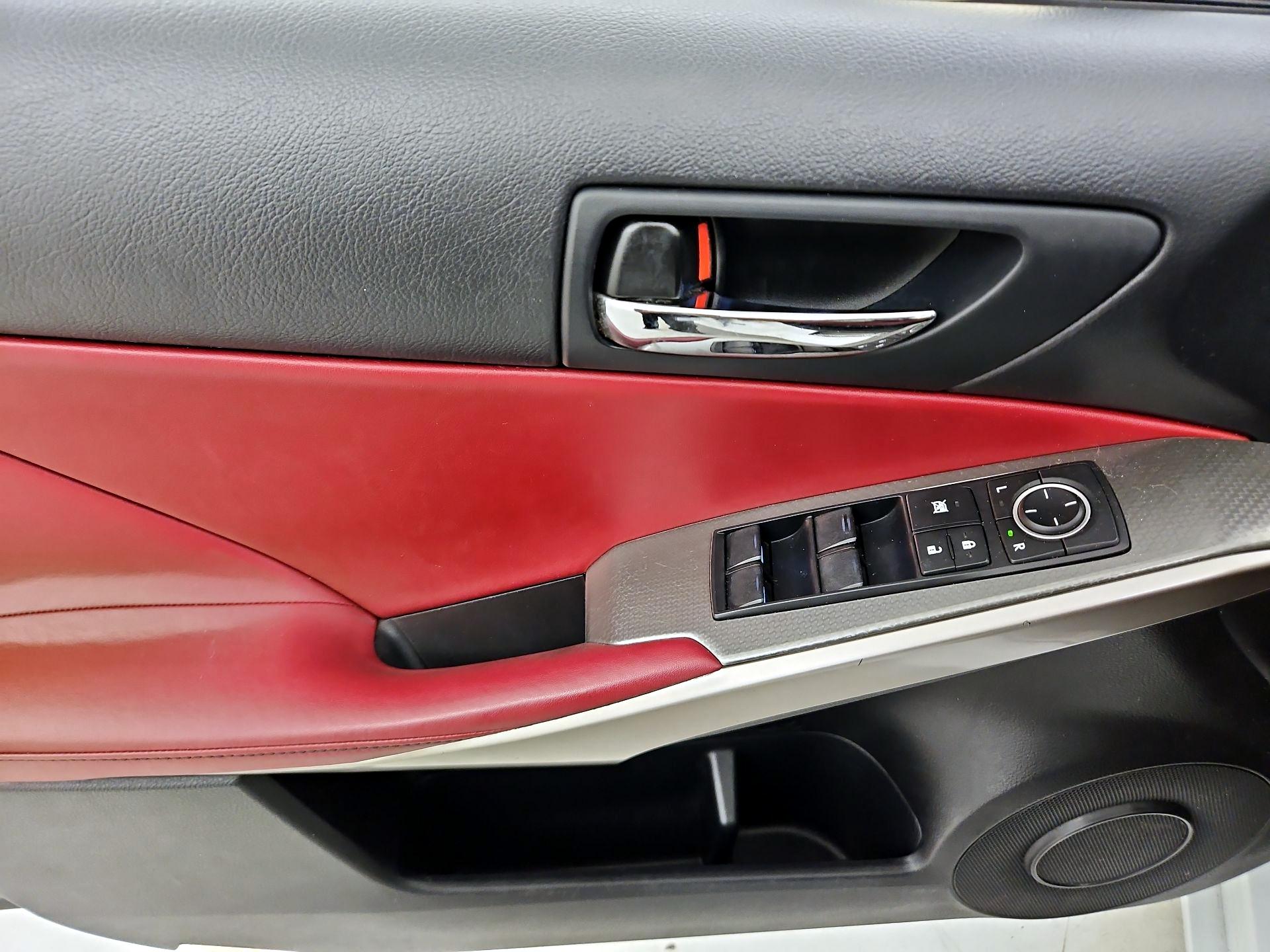 Thumbnail: 2016 Lexus IS - 12
