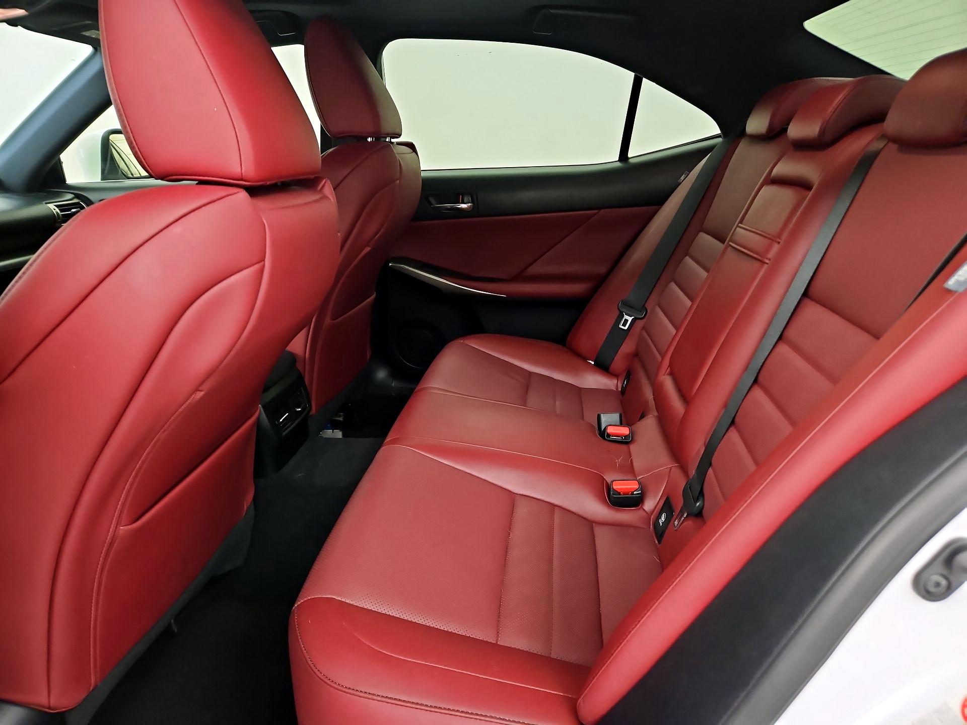 Thumbnail: 2016 Lexus IS - 20