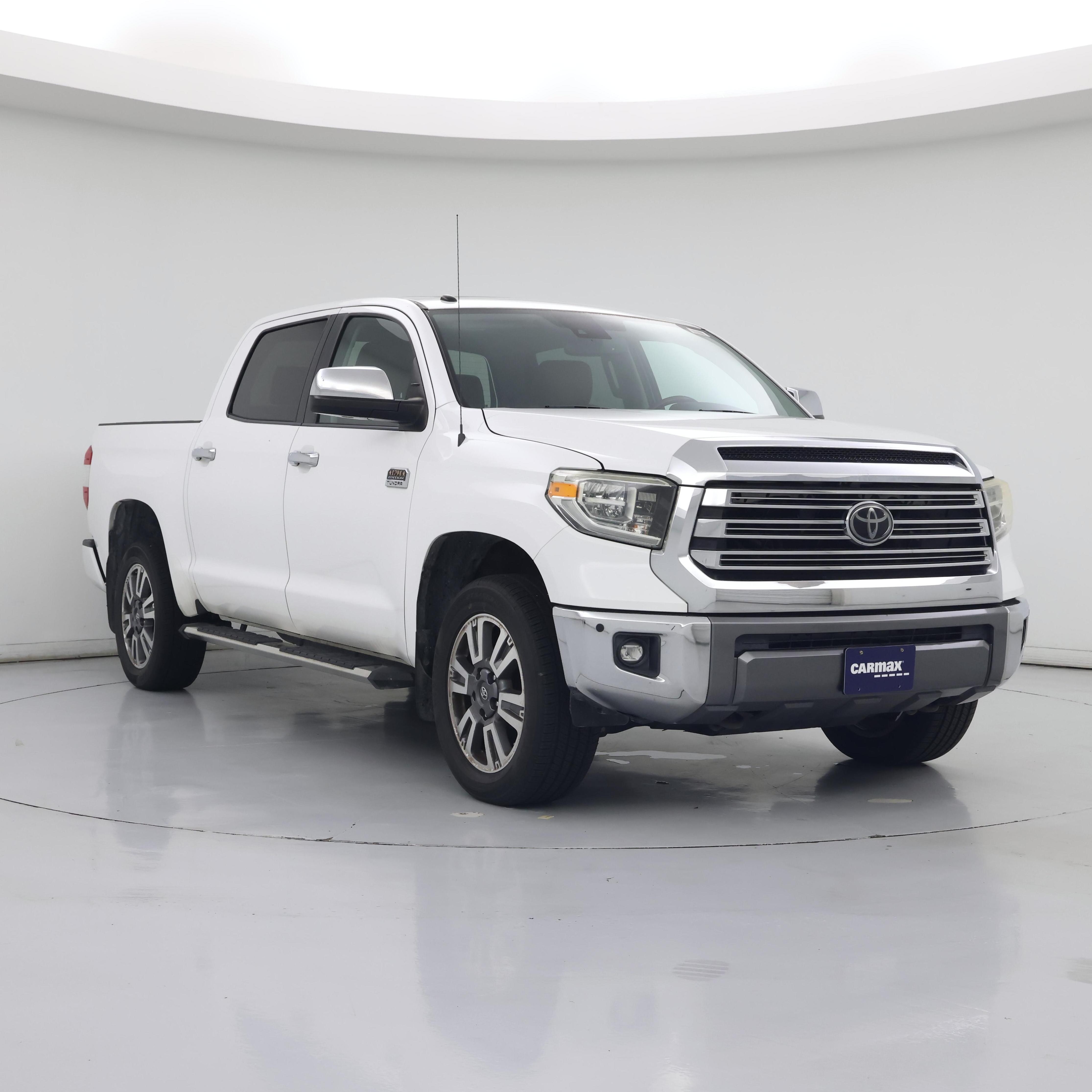 White 2018 Toyota Tundra Pickup Truck Four-Wheel Drive Automatic