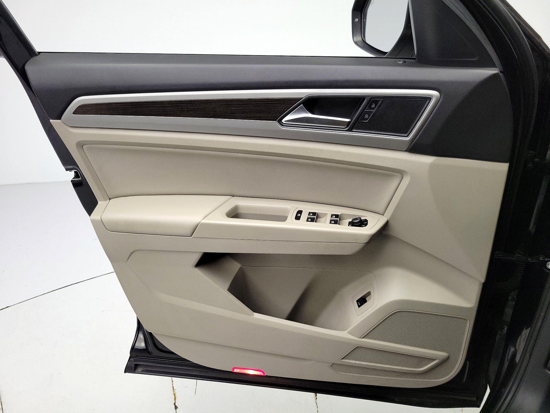 Thumbnail: 2019 Volkswagen Atlas - 12