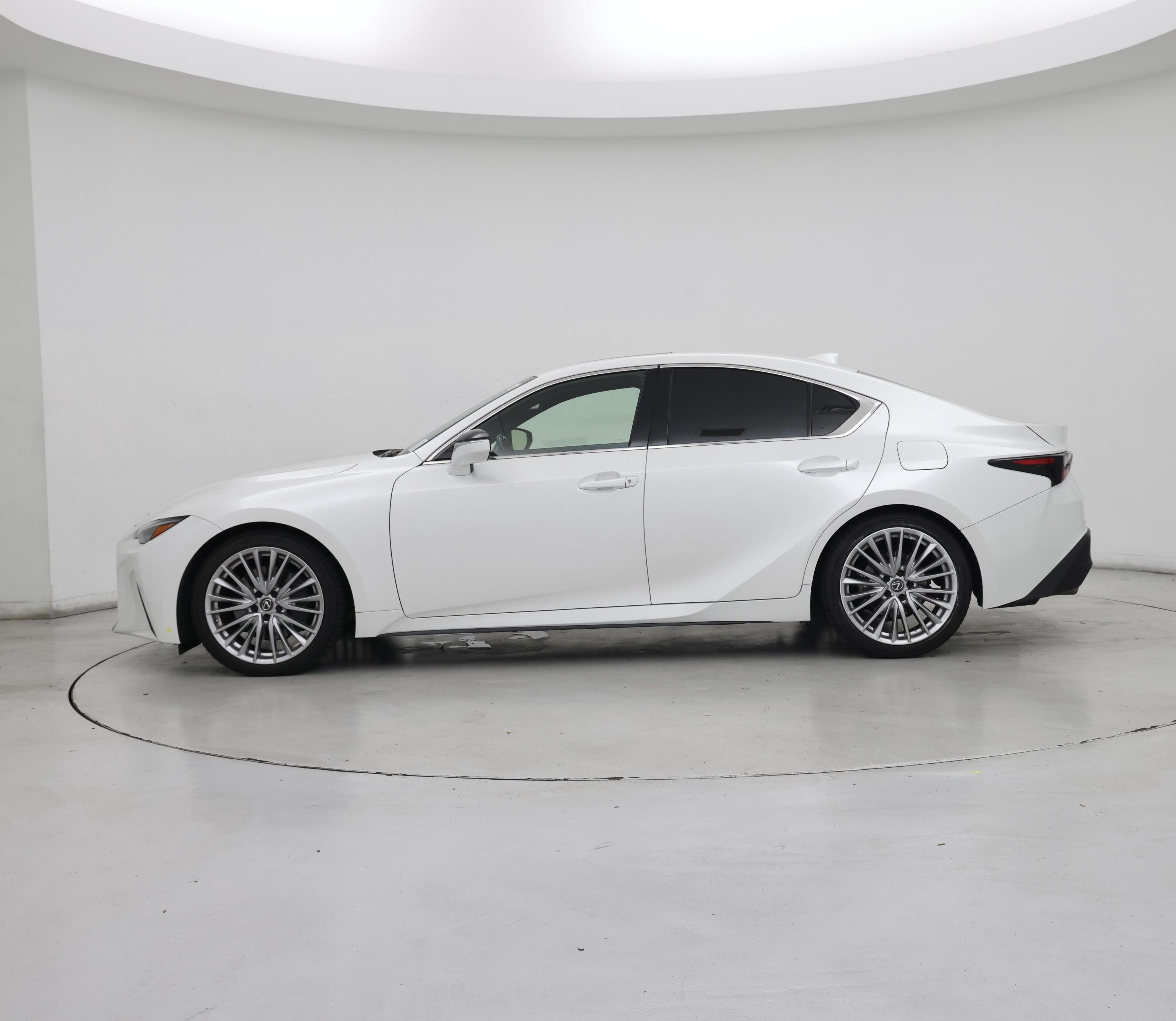 Thumbnail: 2022 Lexus IS - 3