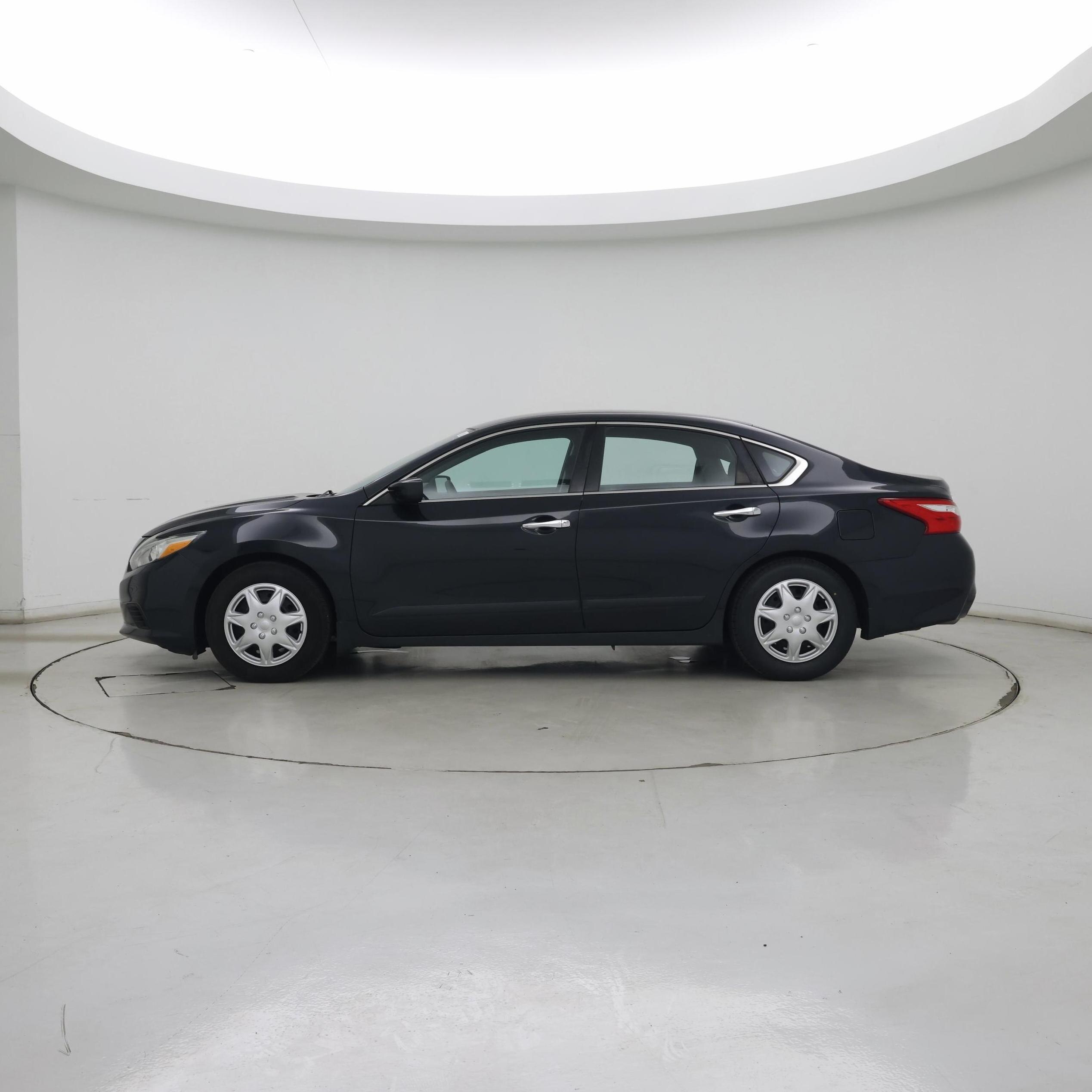 Thumbnail: 2017 Nissan Altima - 3