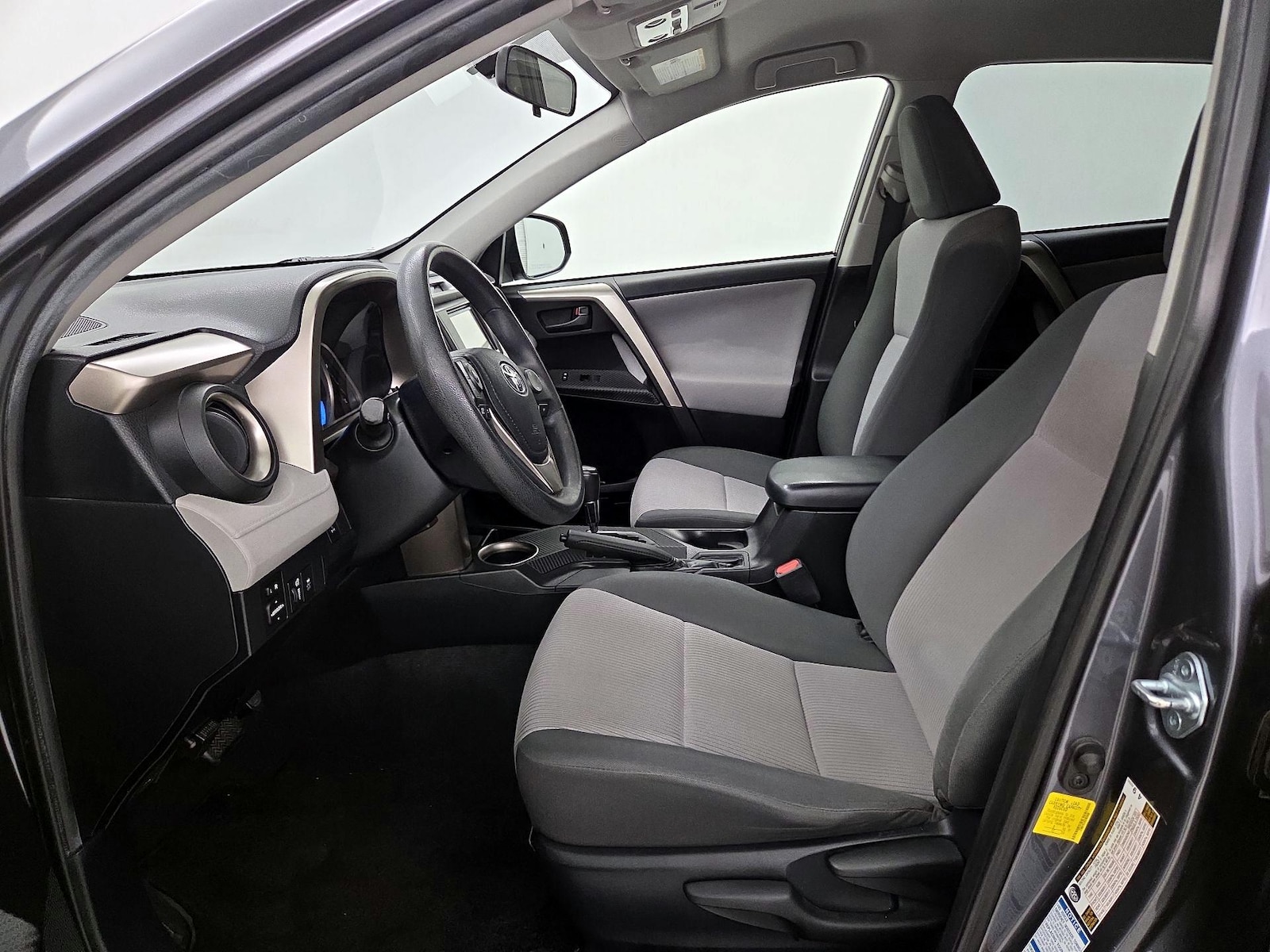 2014 Toyota RAV4 LE - Photo 12
