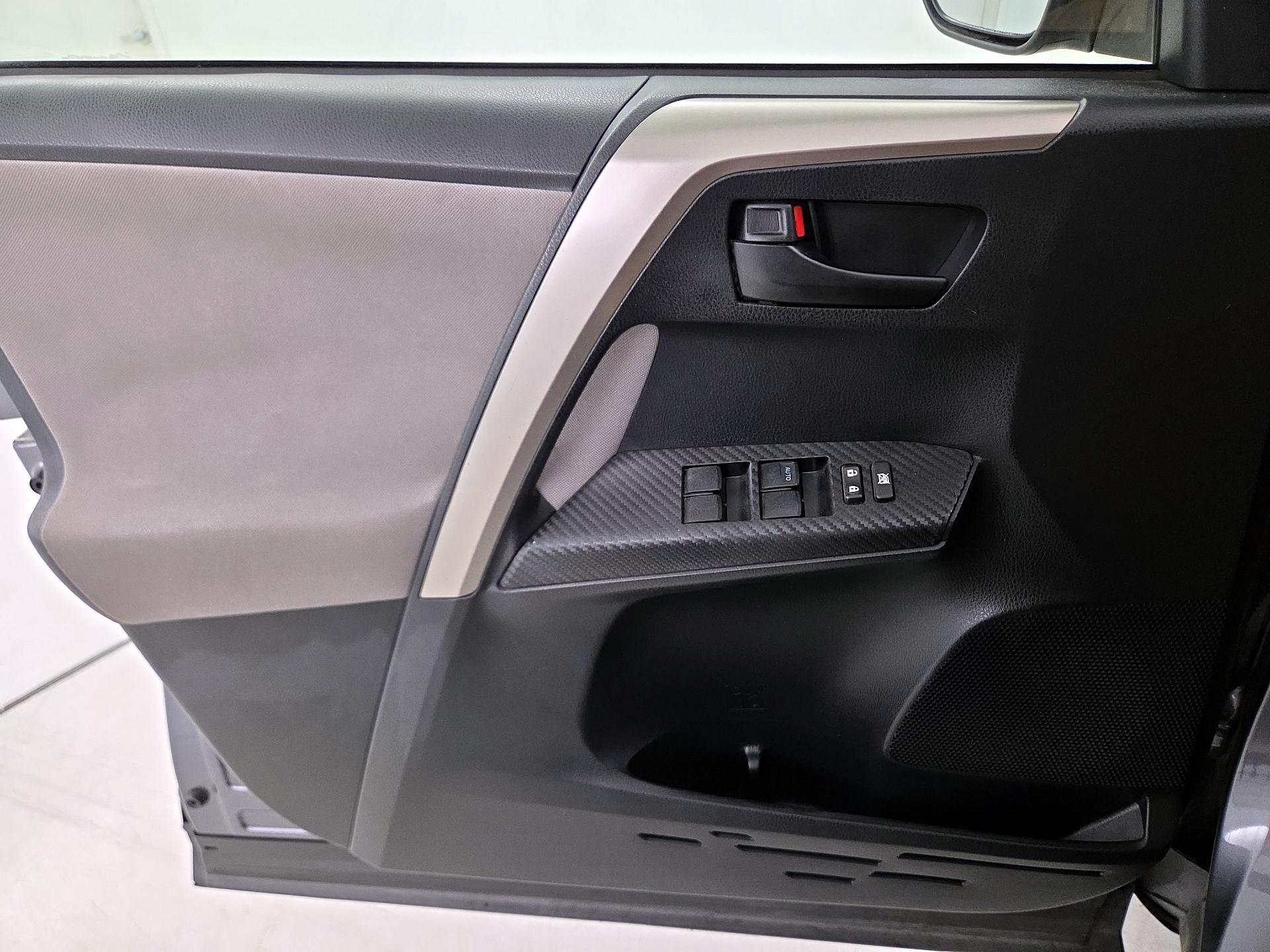 Thumbnail: 2014 Toyota RAV4 - 12