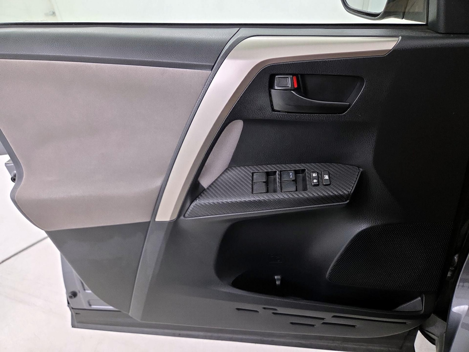 2014 Toyota RAV4 LE - Photo 13