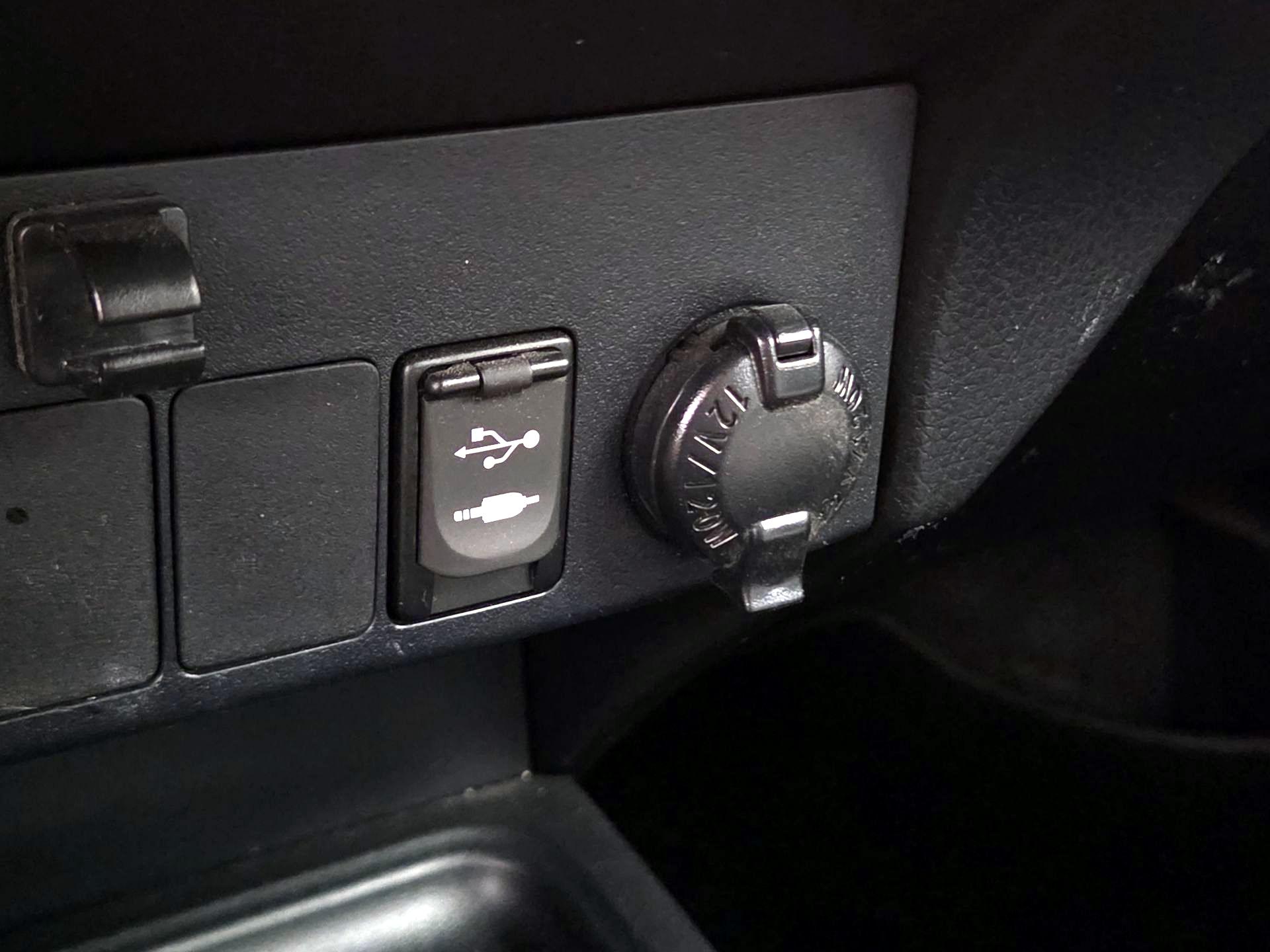 Thumbnail: 2014 Toyota RAV4 - 18