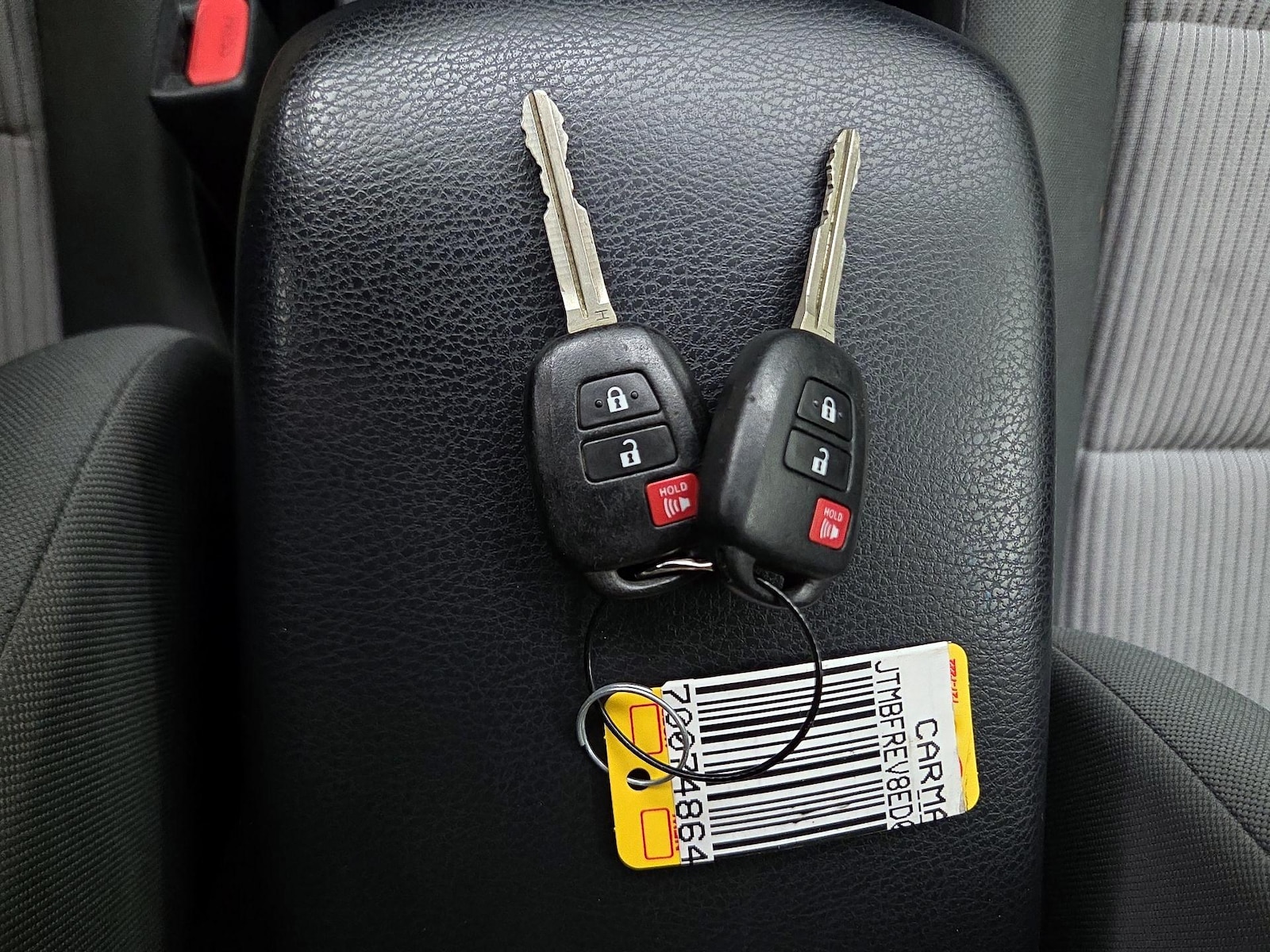 2014 Toyota RAV4 LE - Photo 23