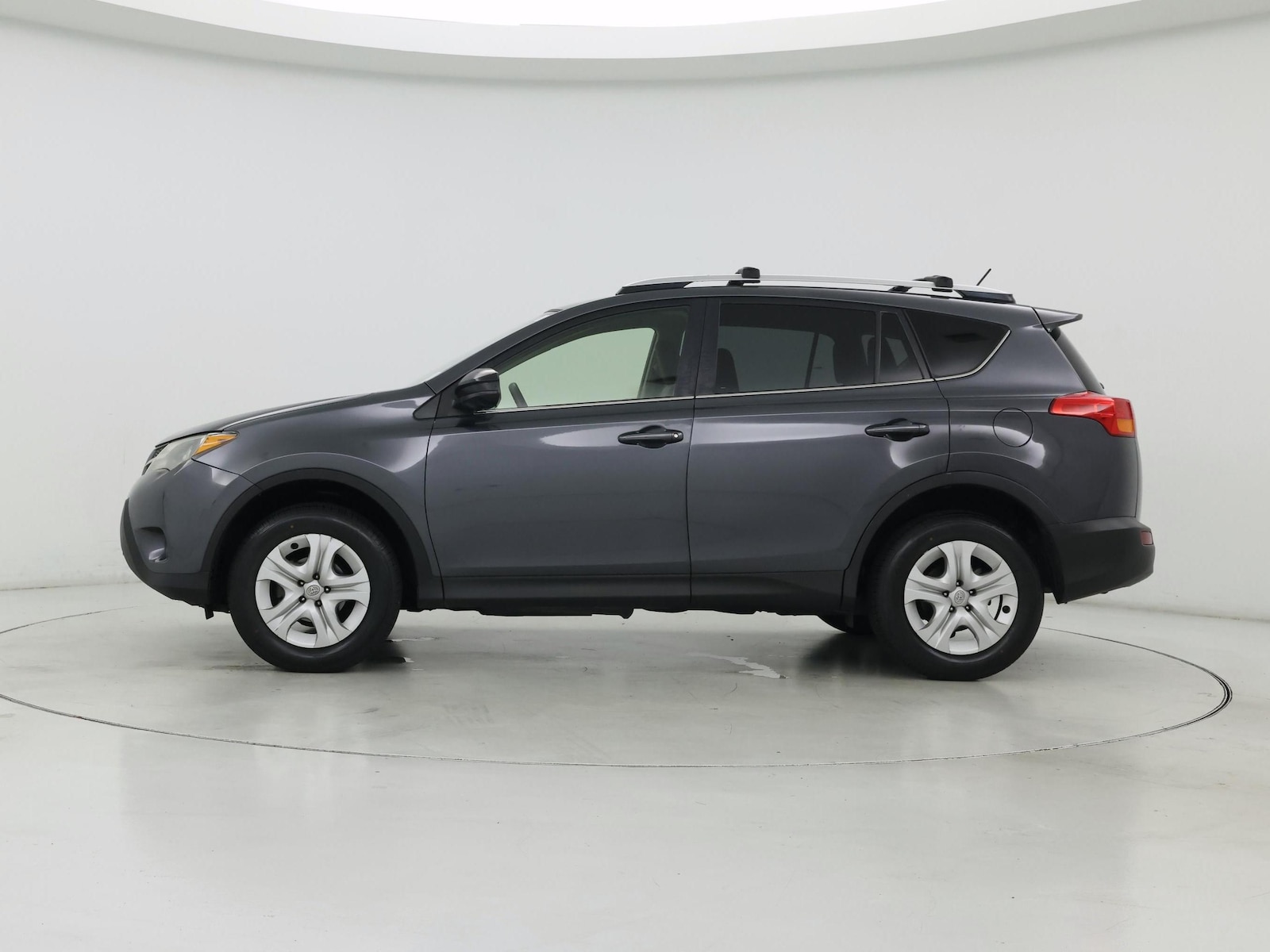 2014 Toyota RAV4 LE - Photo 4
