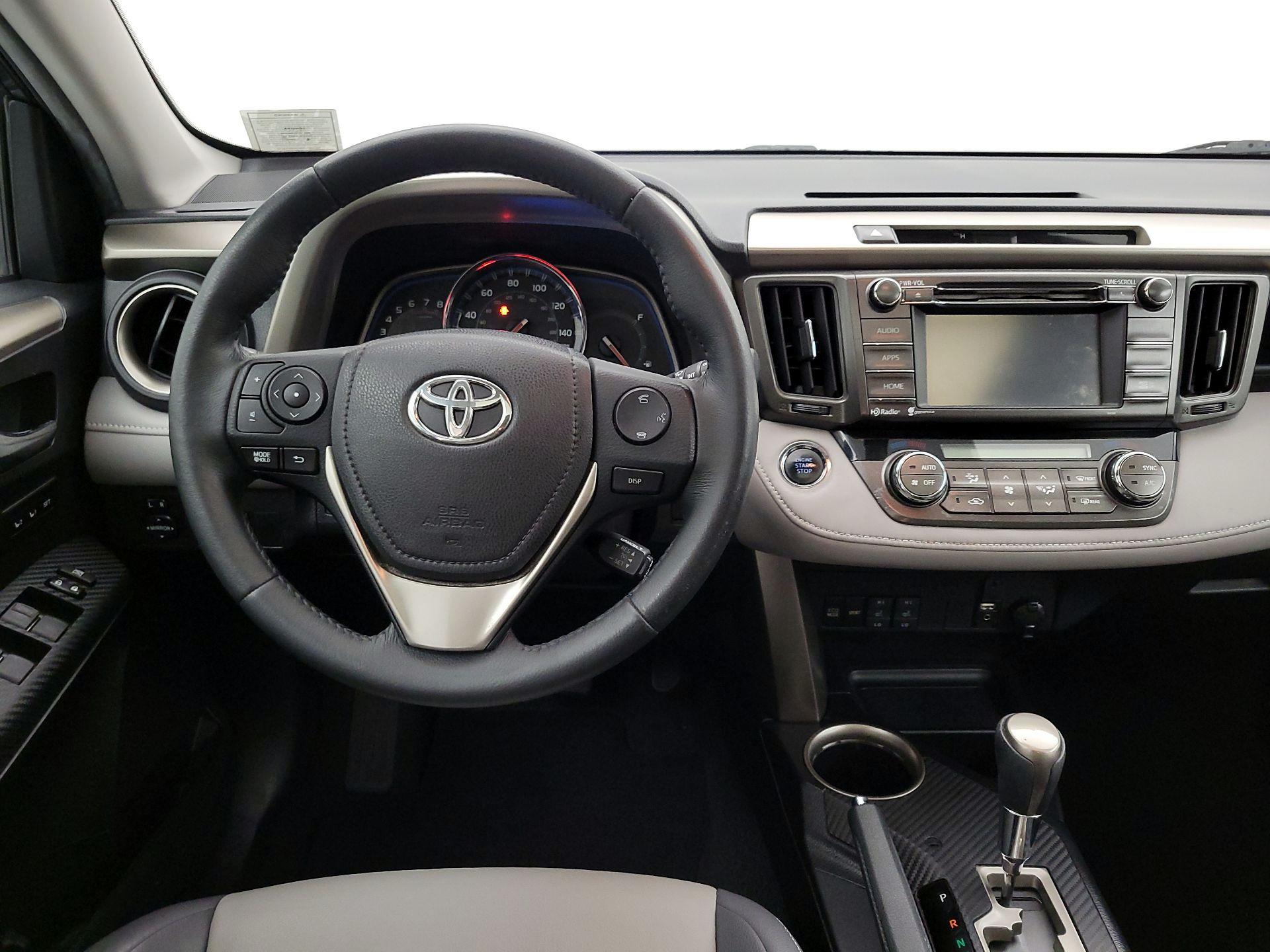 Thumbnail: 2015 Toyota RAV4 - 10