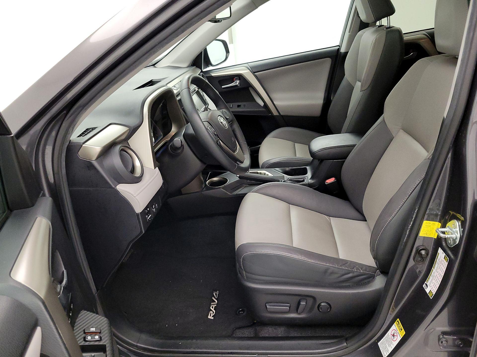 Thumbnail: 2015 Toyota RAV4 - 11