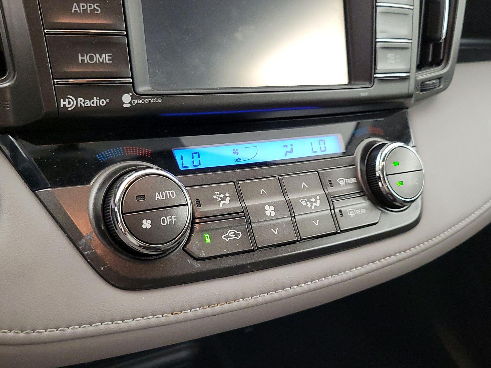 Thumbnail: 2015 Toyota RAV4 - 16