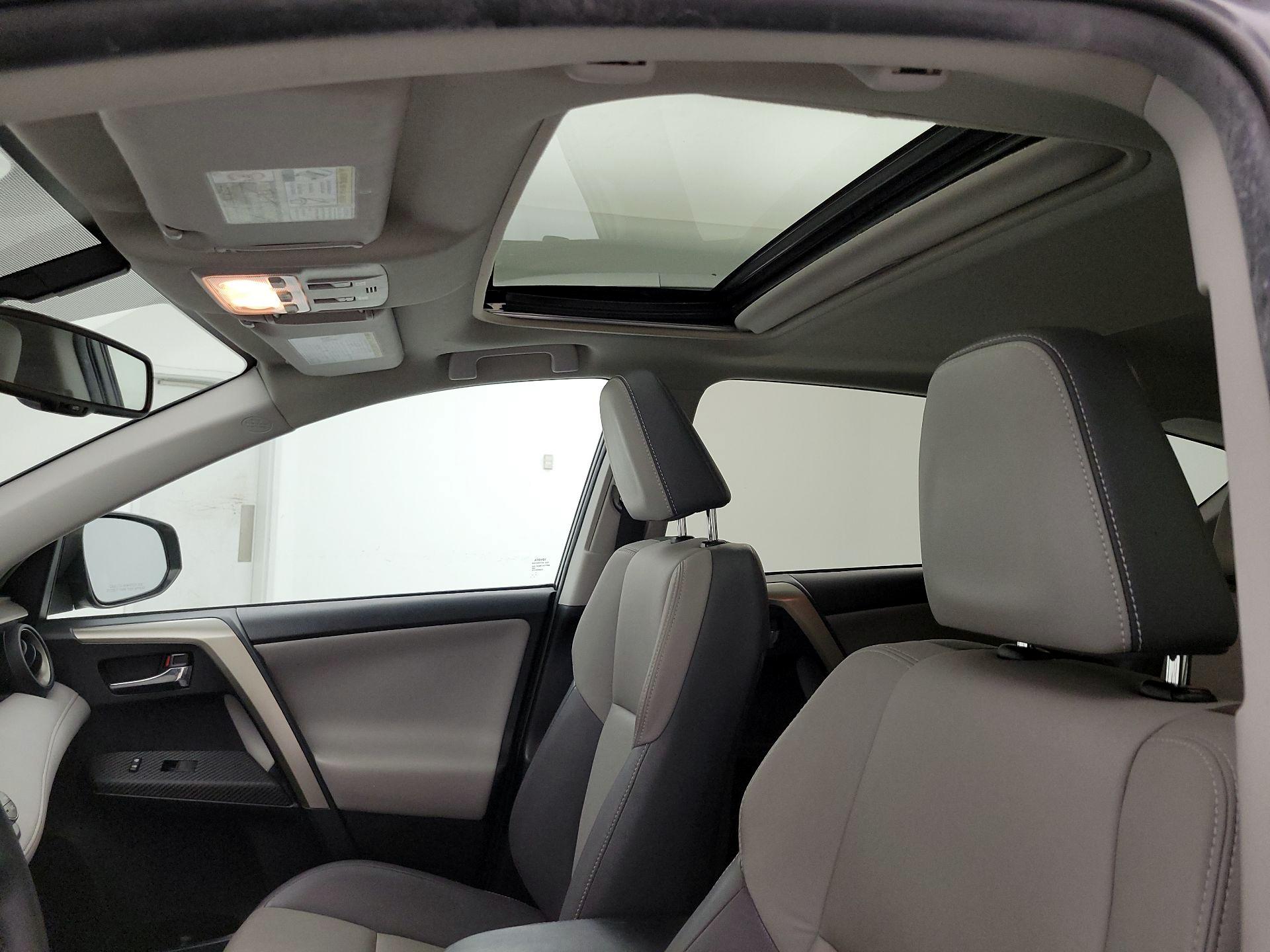 Thumbnail: 2015 Toyota RAV4 - 18