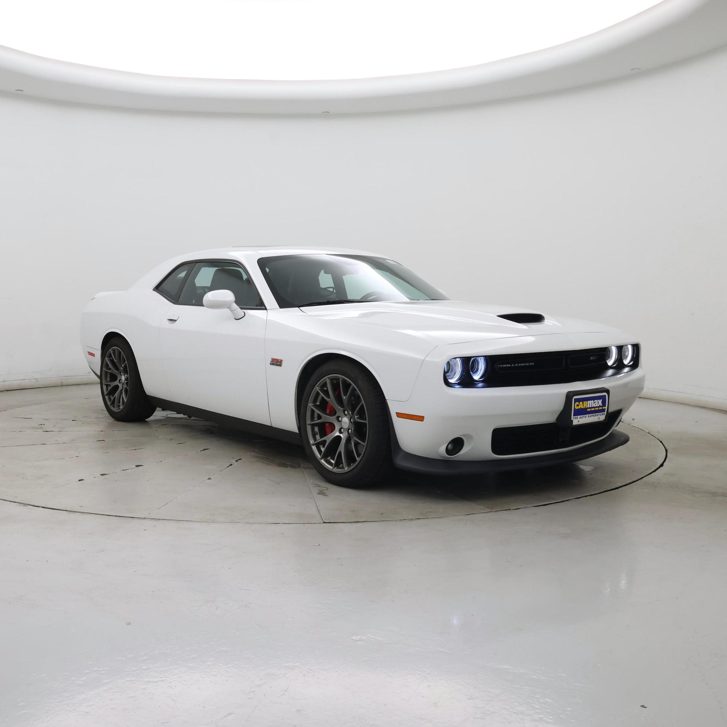 White 2016 Dodge Challenger Coupe Rear-Wheel Drive Automatic
