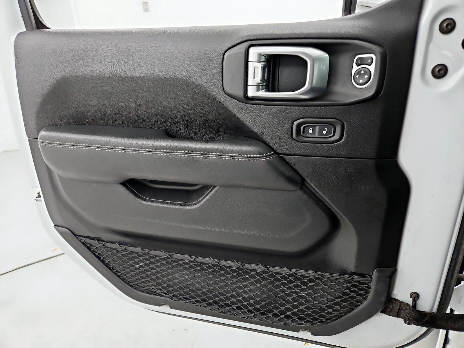 2020 Jeep Gladiator Overland - Photo 13