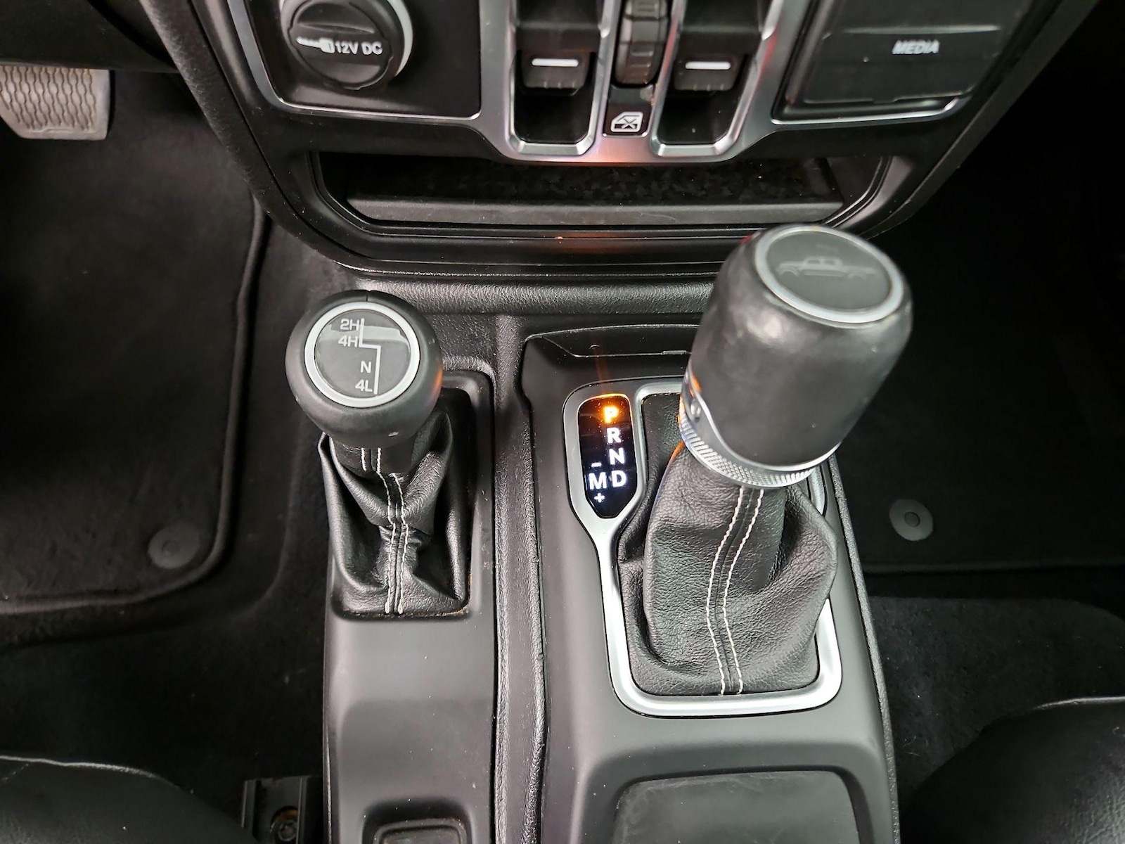 2020 Jeep Gladiator Overland - Photo 16