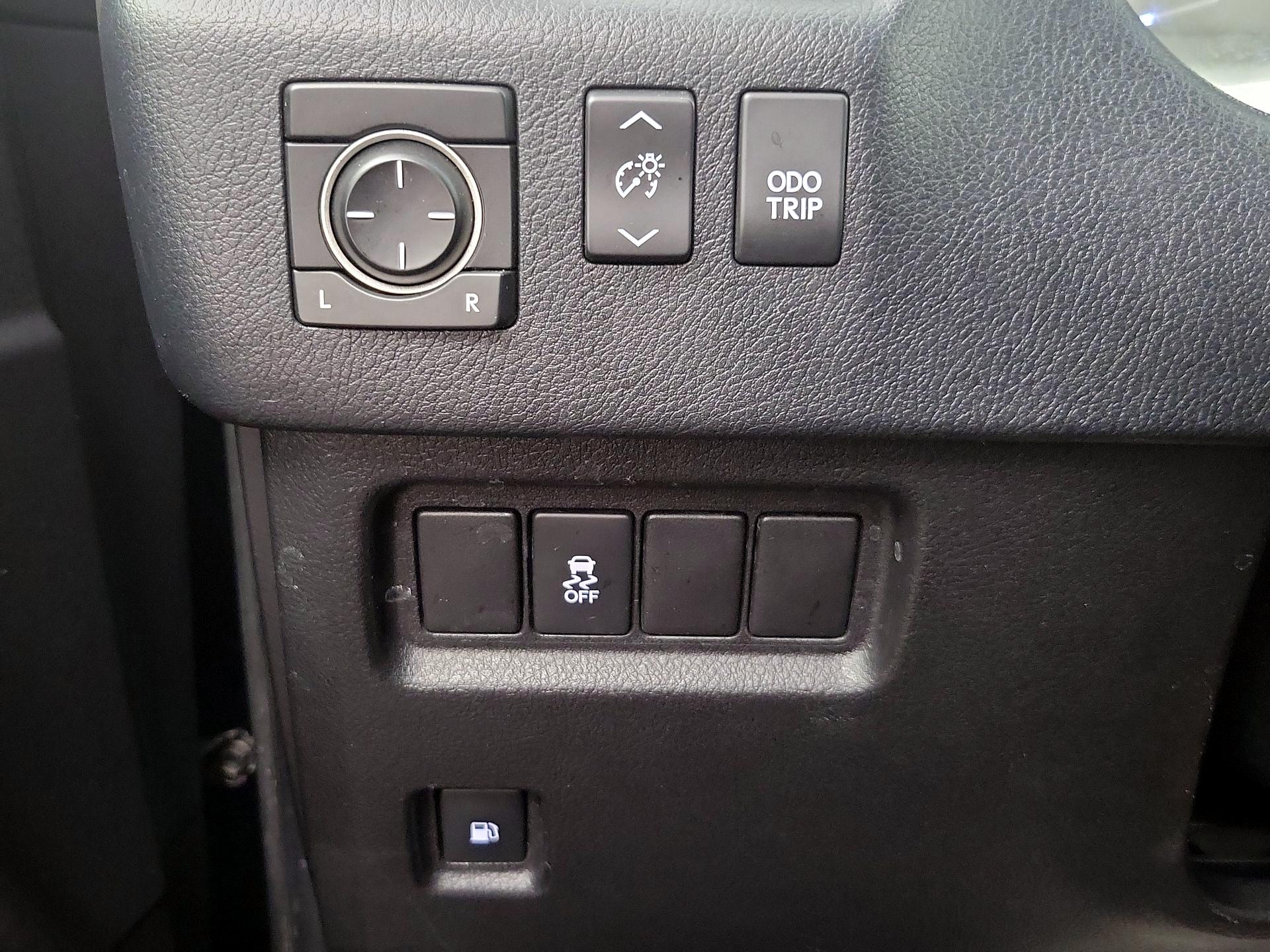 Thumbnail: 2014 Lexus GX - 13