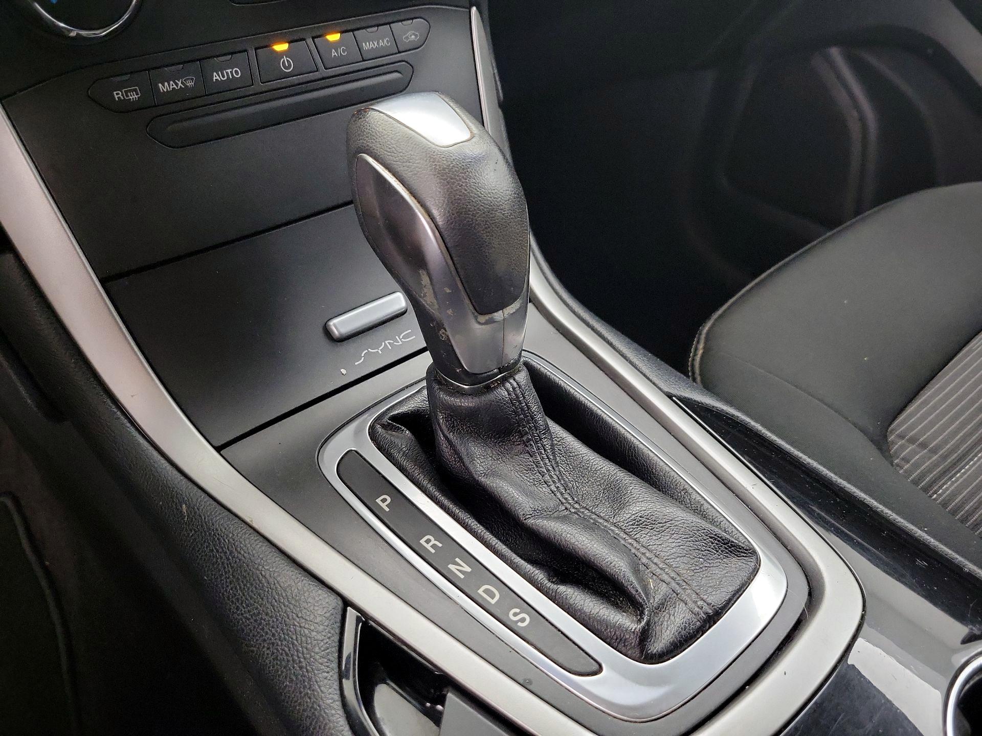 Thumbnail: 2016 Ford Edge - 17