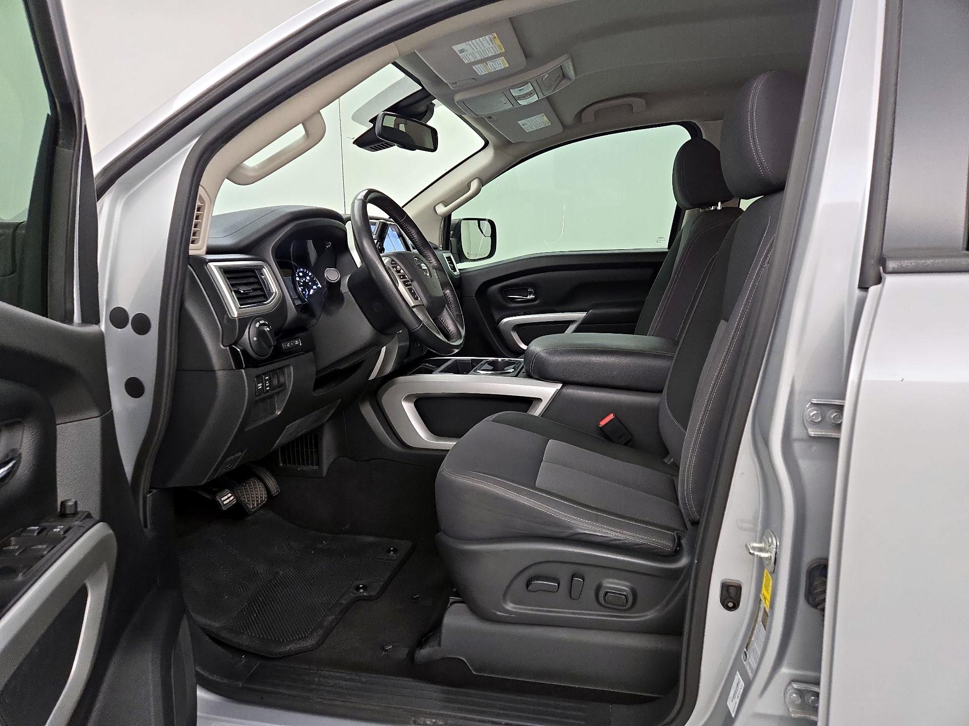 Thumbnail: 2020 Nissan Titan - 11