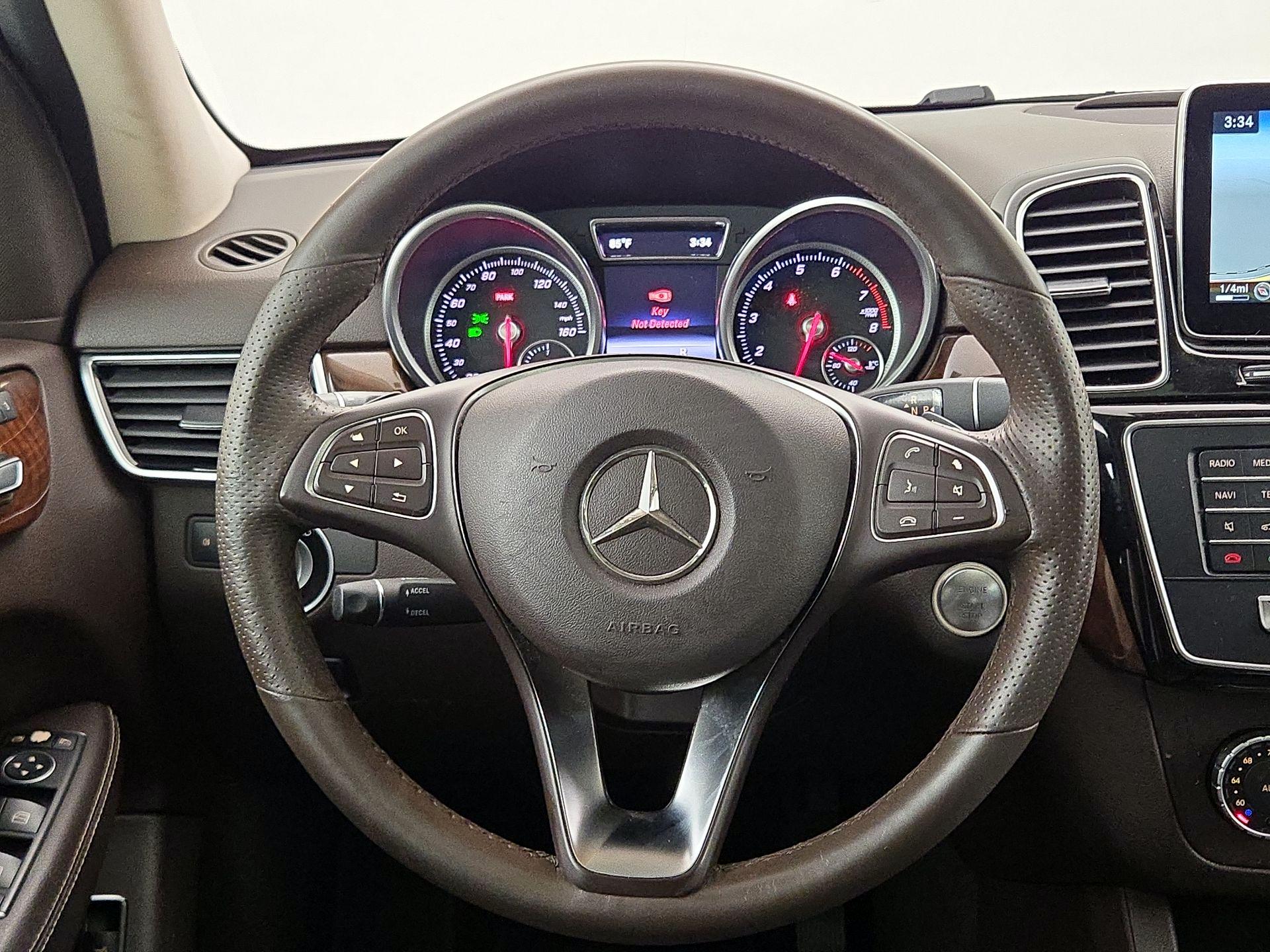 Thumbnail: 2016 Mercedes-Benz GLE - 10