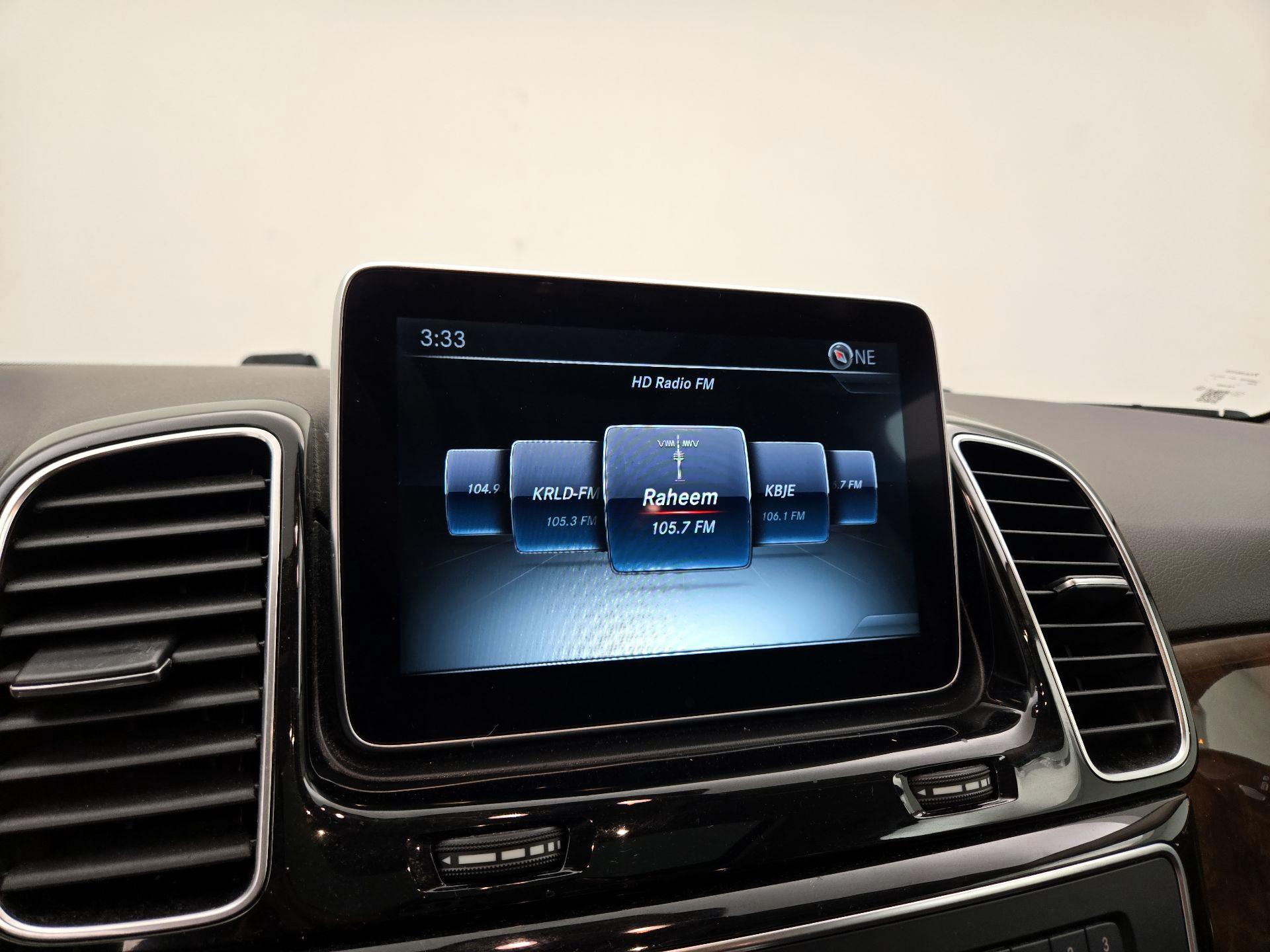 Thumbnail: 2016 Mercedes-Benz GLE - 16