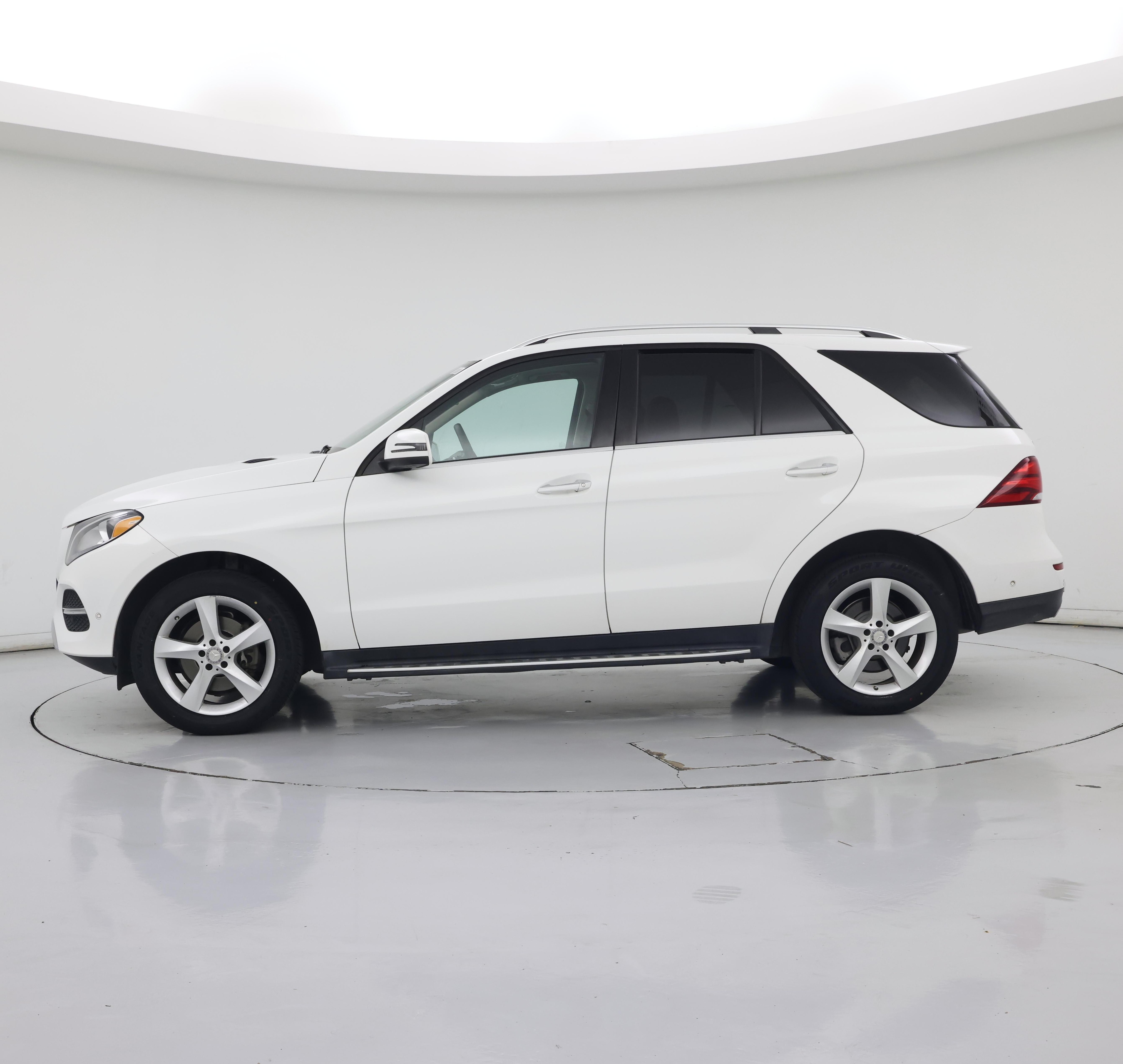 Thumbnail: 2016 Mercedes-Benz GLE - 3