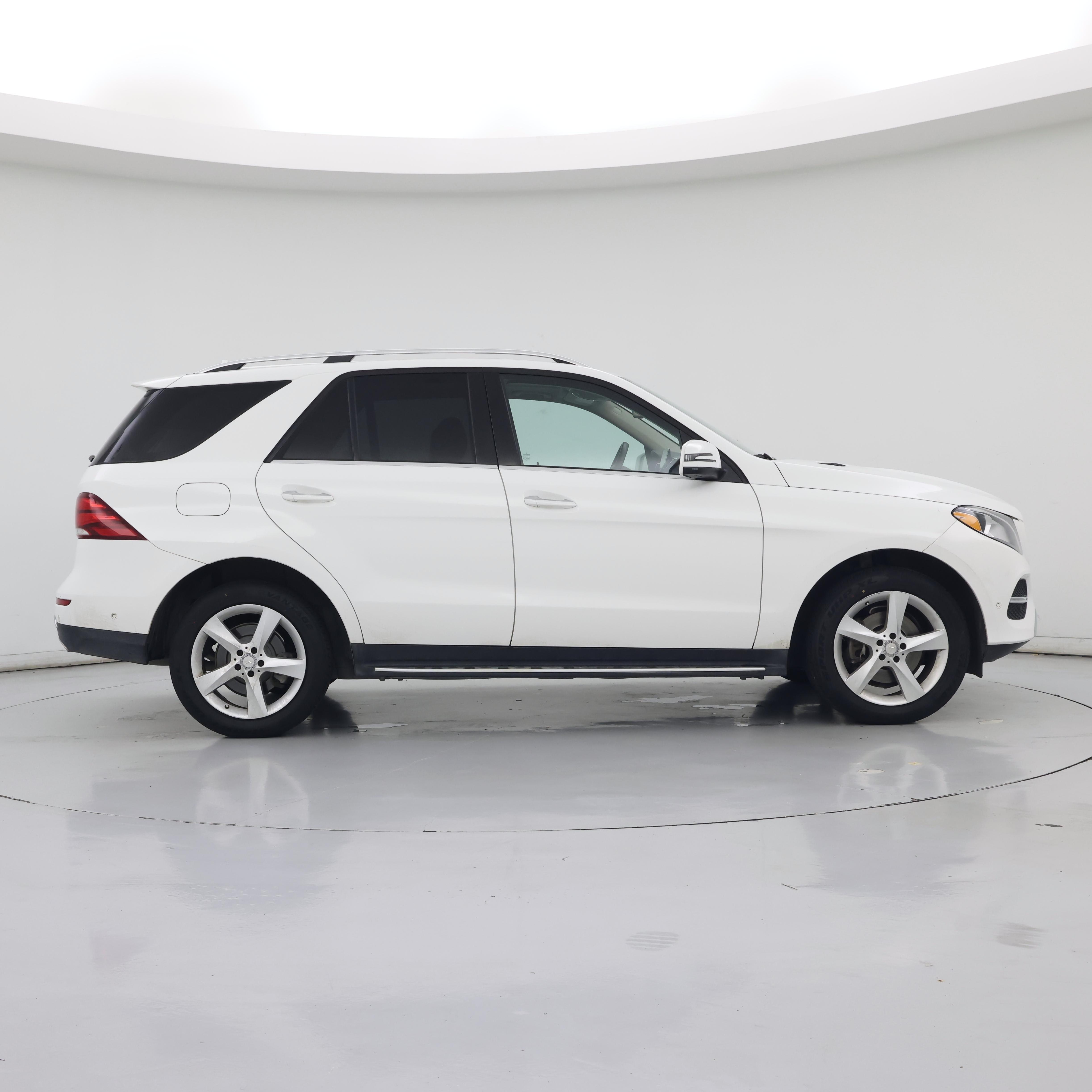 Thumbnail: 2016 Mercedes-Benz GLE - 7