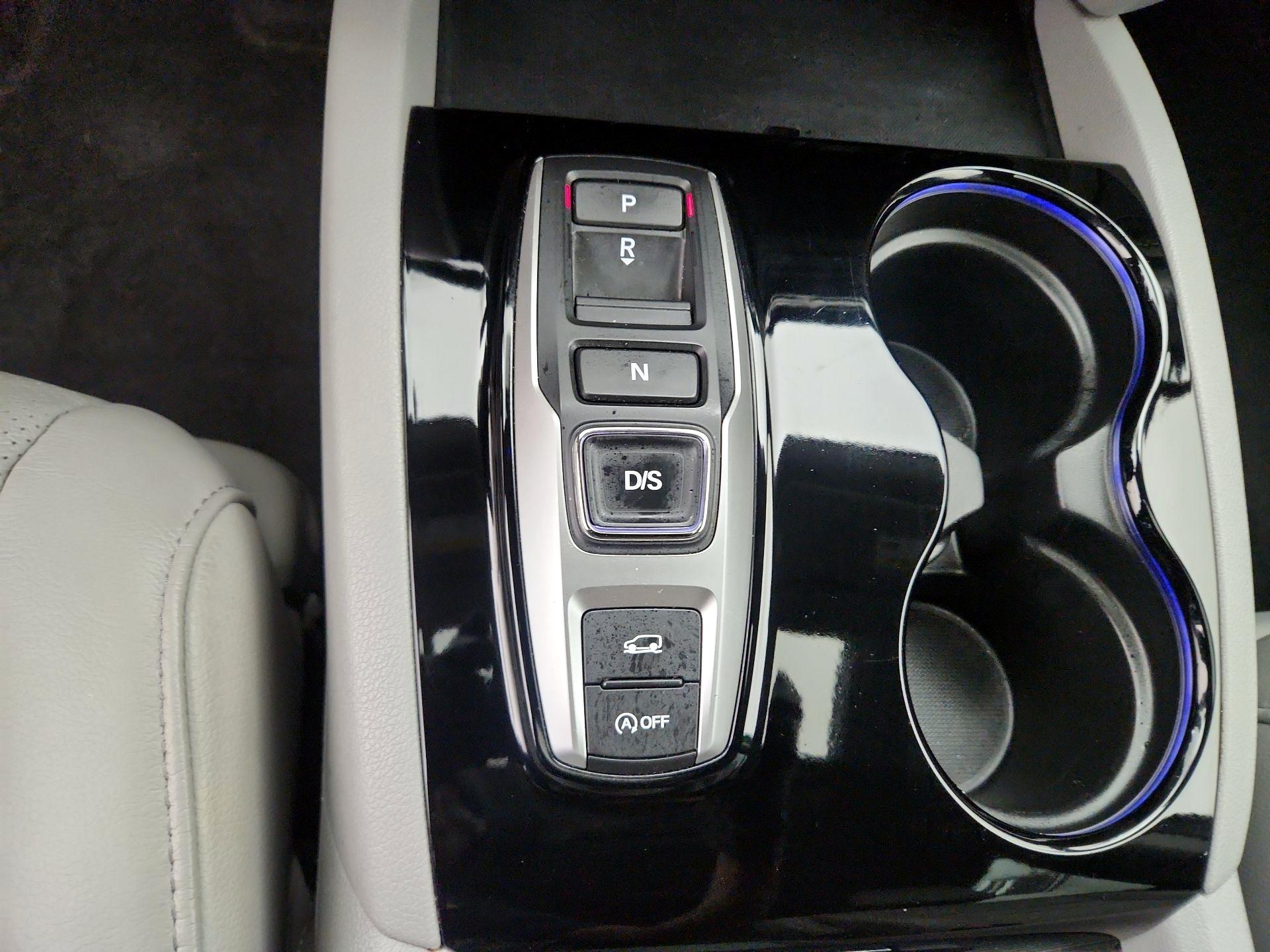 Thumbnail: 2018 Honda Pilot - 18