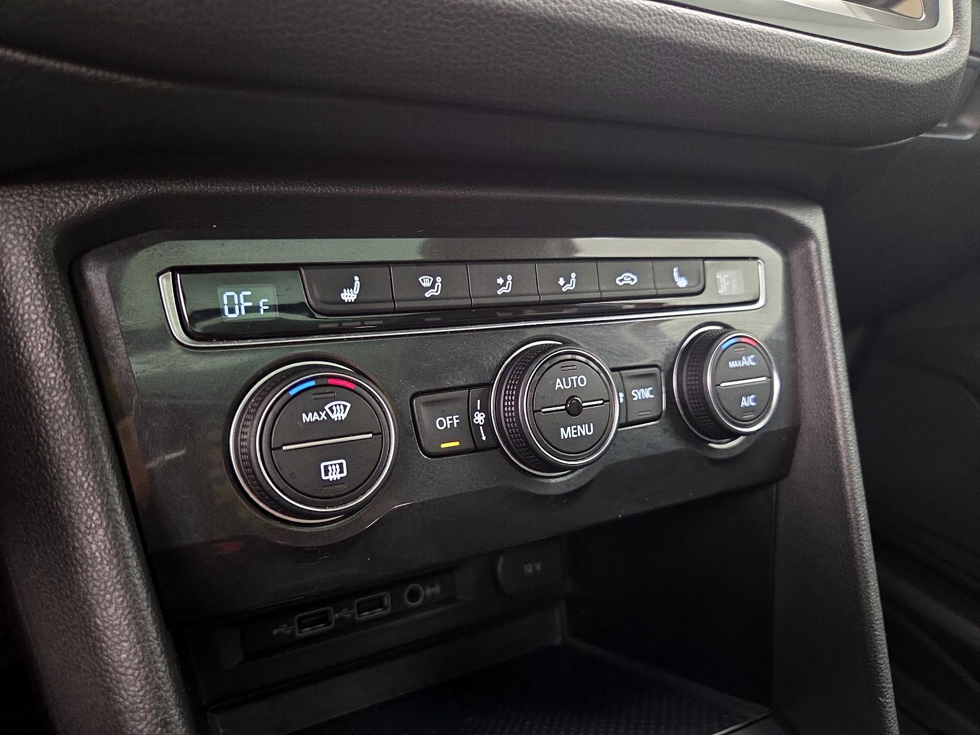 Thumbnail: 2019 Volkswagen Tiguan - 16