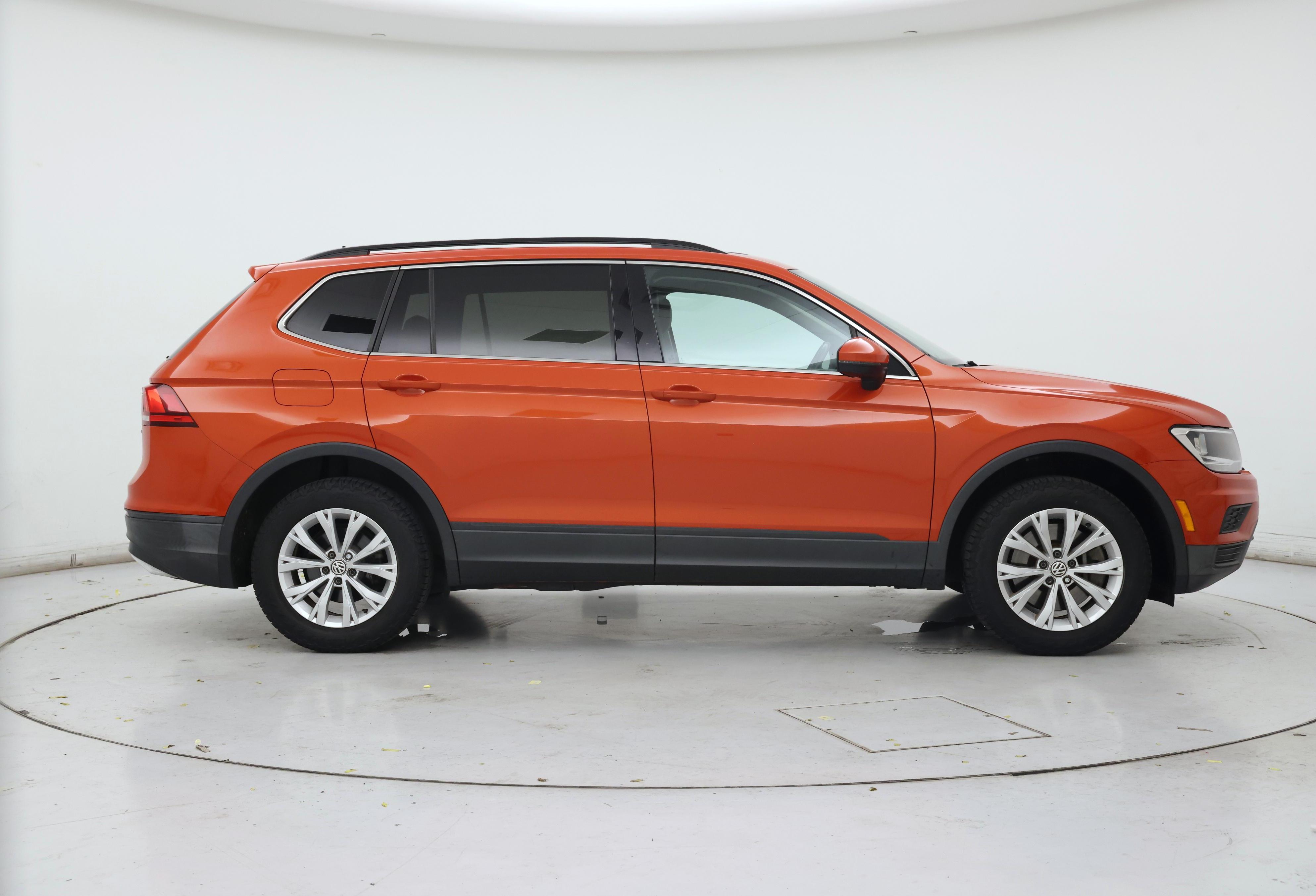 Thumbnail: 2019 Volkswagen Tiguan - 7