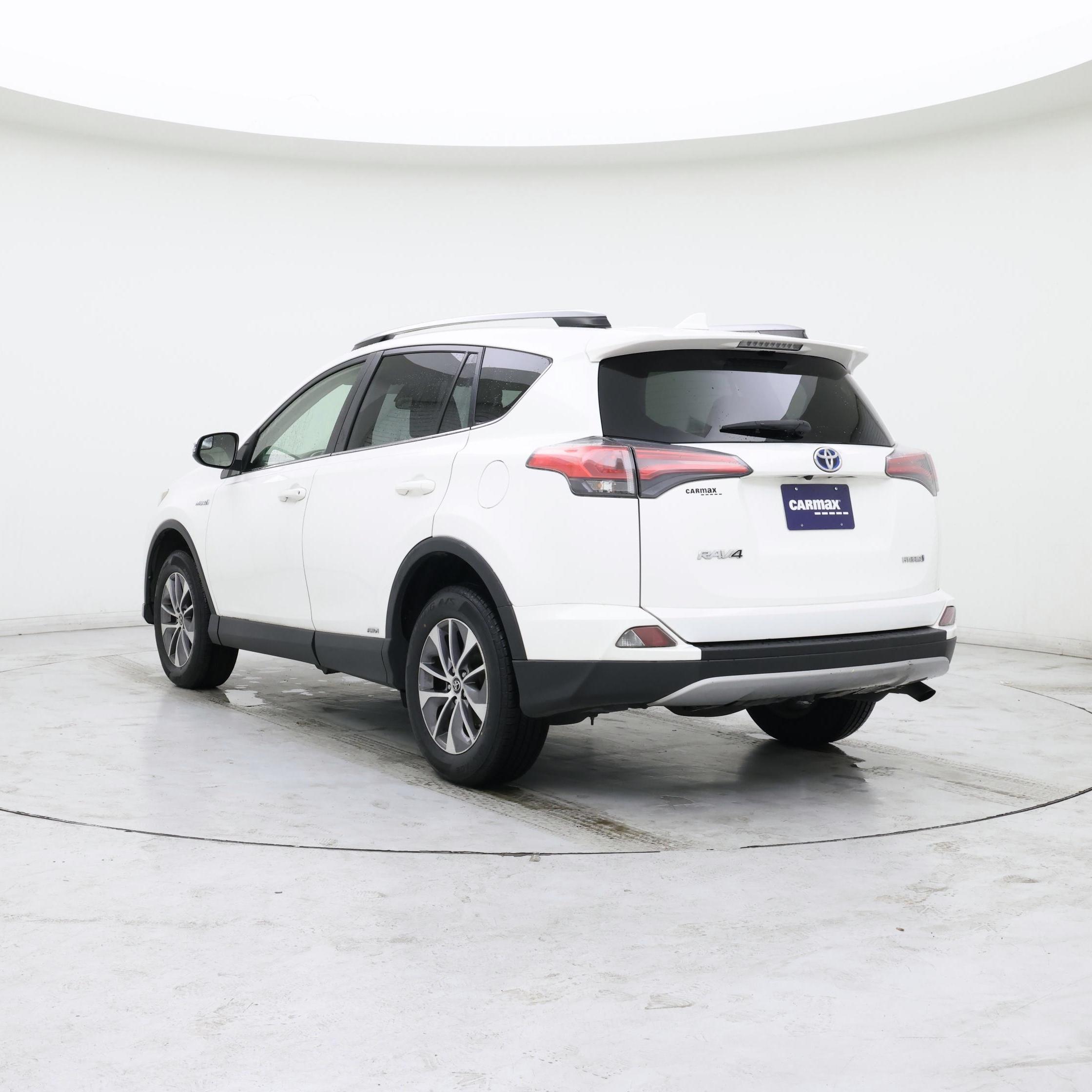 Thumbnail: 2018 Toyota RAV4 - 2