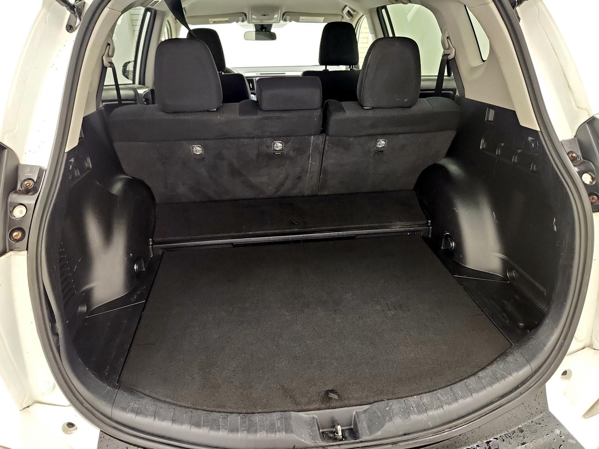 Thumbnail: 2018 Toyota RAV4 - 20