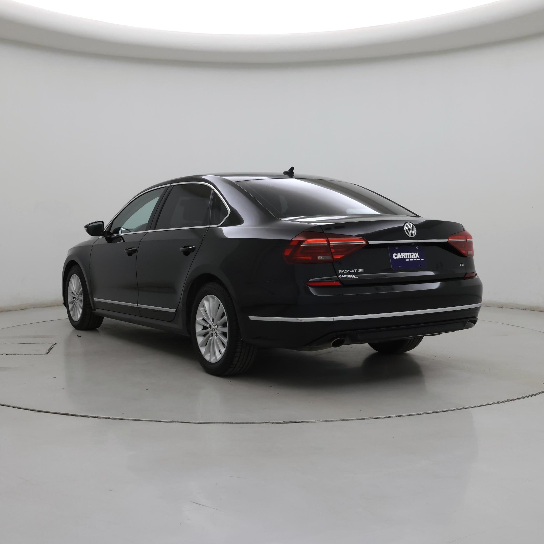 Thumbnail: 2017 Volkswagen Passat - 2