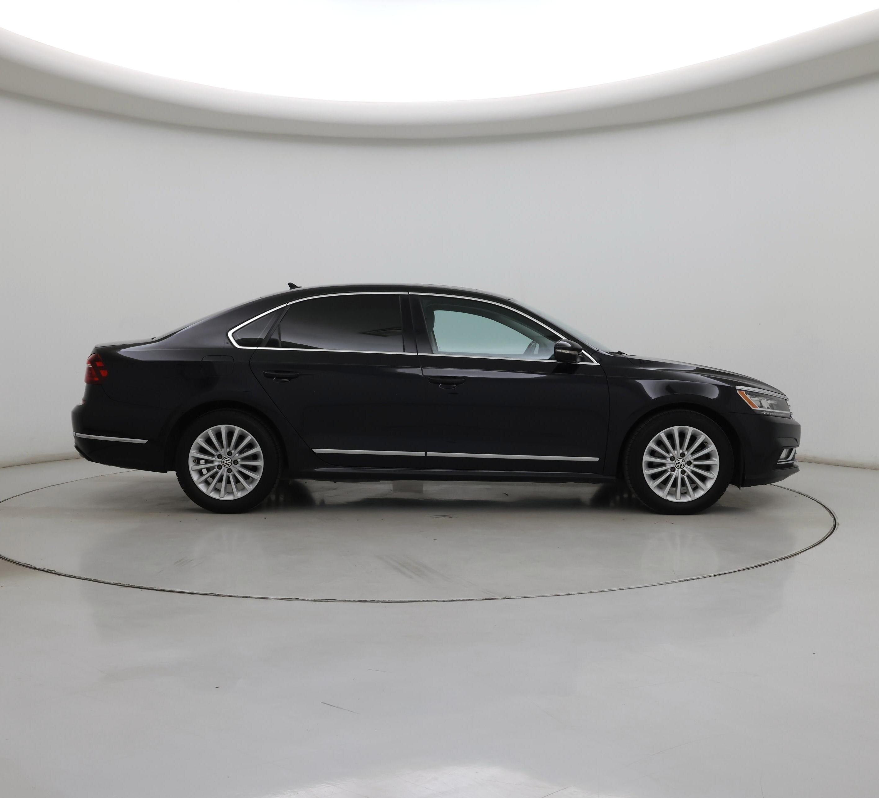 Thumbnail: 2017 Volkswagen Passat - 7