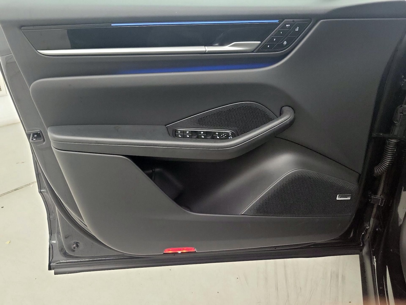 2025 Porsche Macan Base - Photo 13