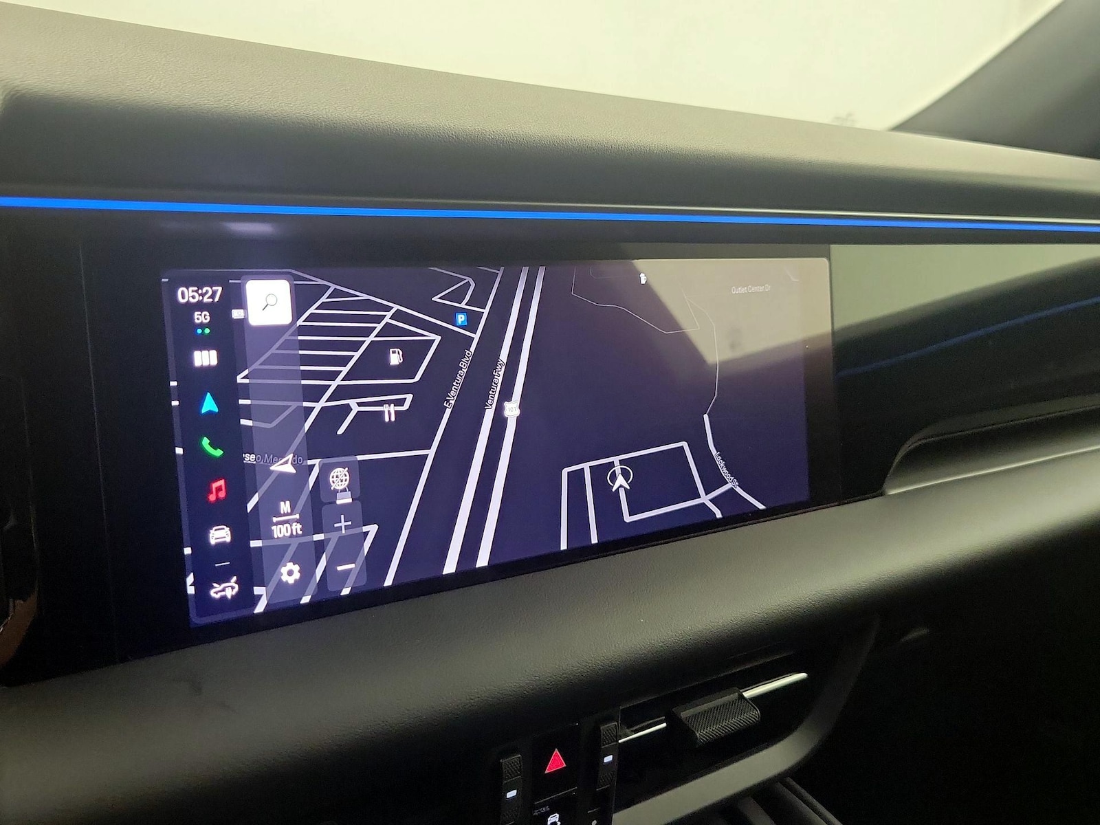 2025 Porsche Macan Base - Photo 15