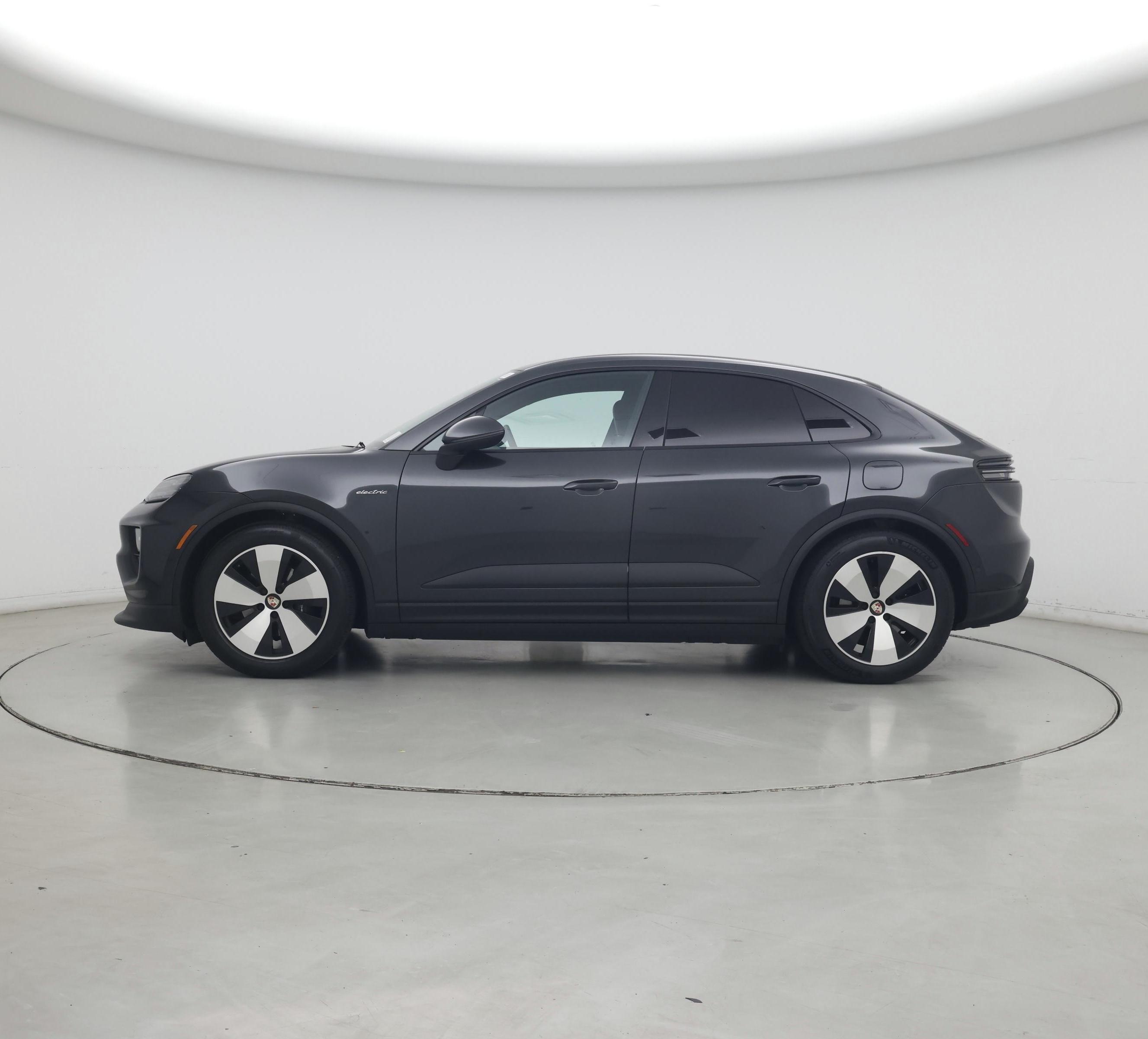Thumbnail: 2025 Porsche Macan - 3