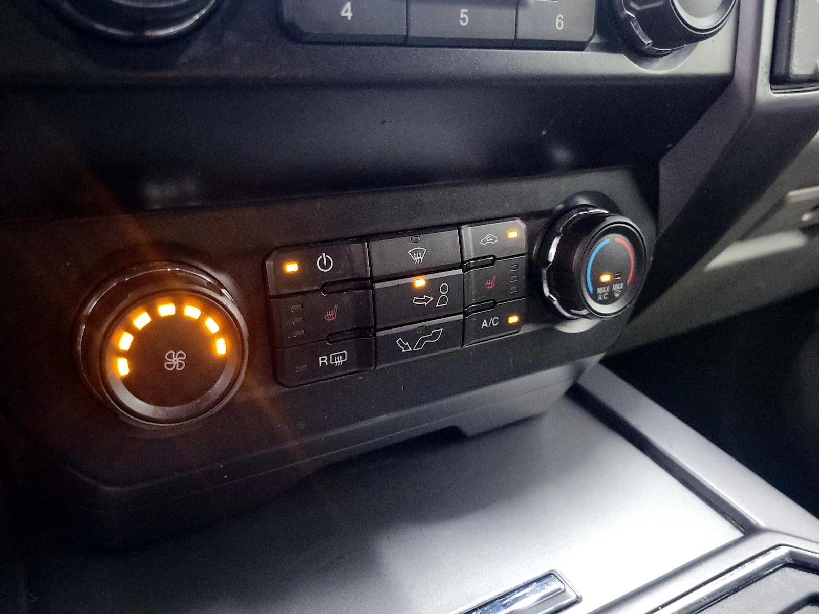 2019 Ford F-150 XLT - Photo 17