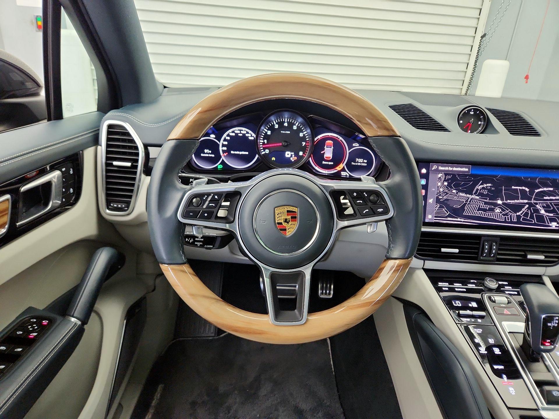 Thumbnail: 2022 Porsche Cayenne - 10