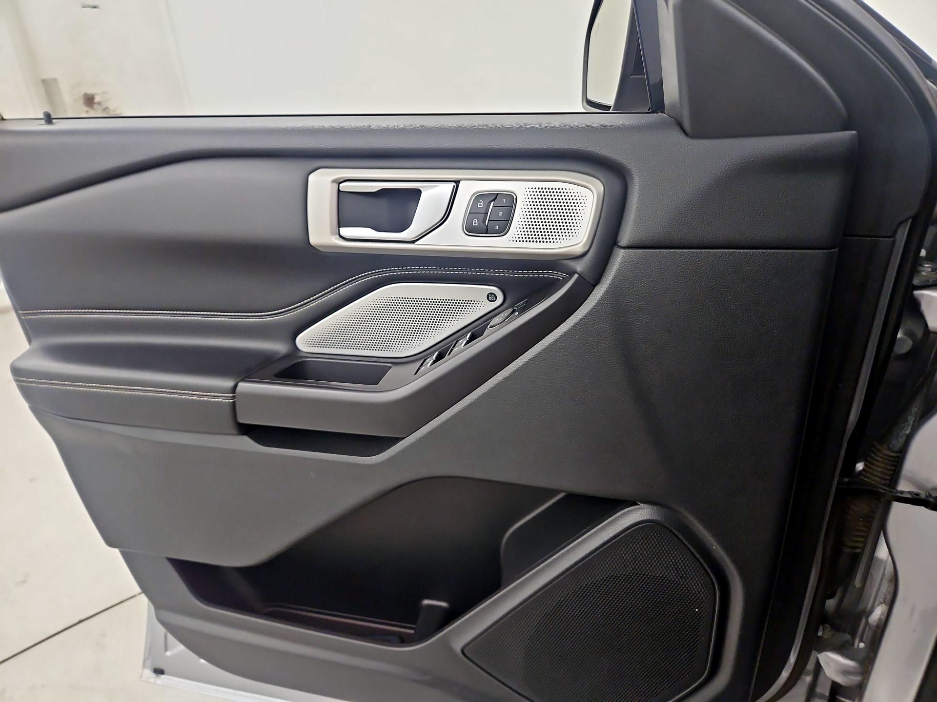 Thumbnail: 2020 Ford Explorer - 12