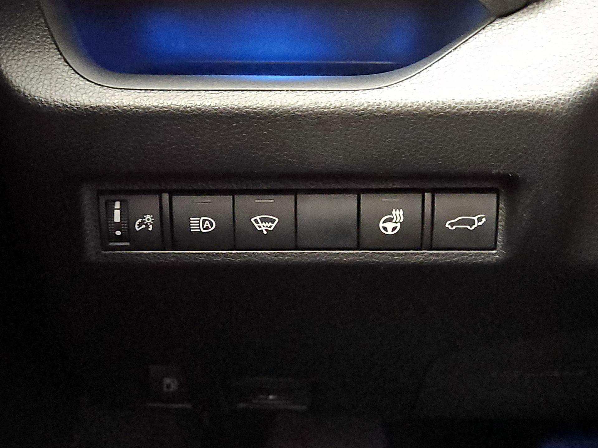 Thumbnail: 2019 Toyota RAV4 - 13