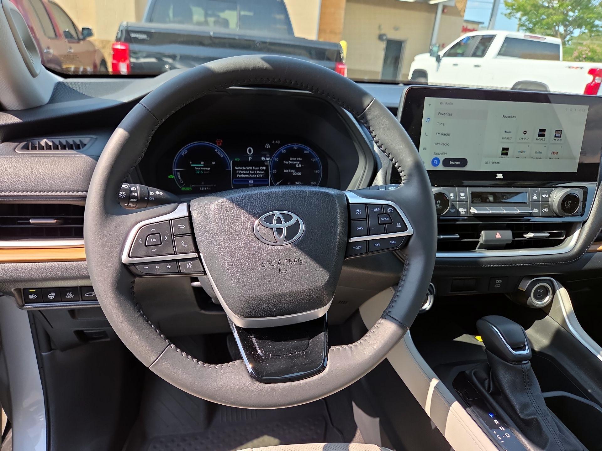 Thumbnail: 2024 Toyota Highlander - 10