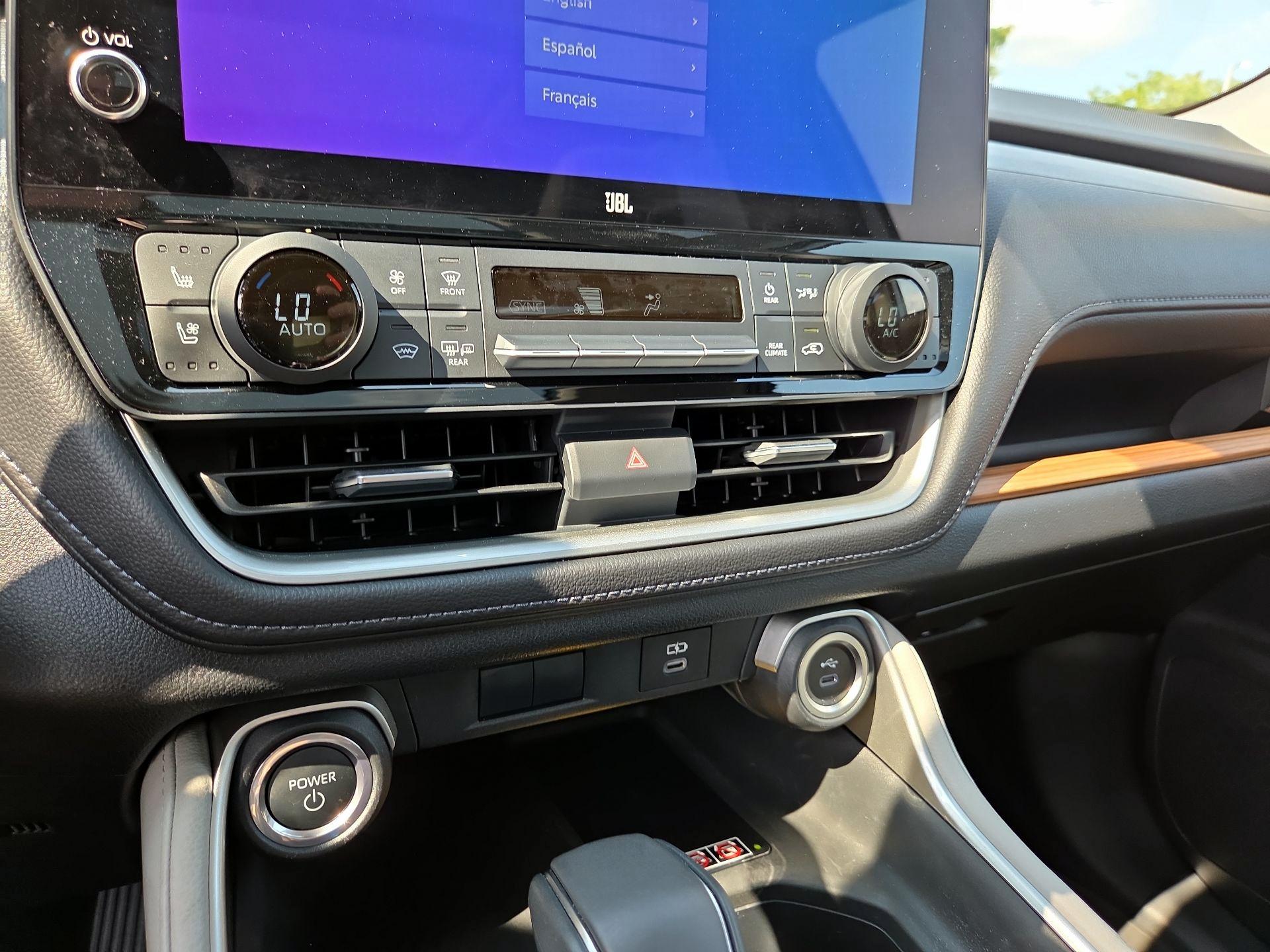 Thumbnail: 2024 Toyota Highlander - 16