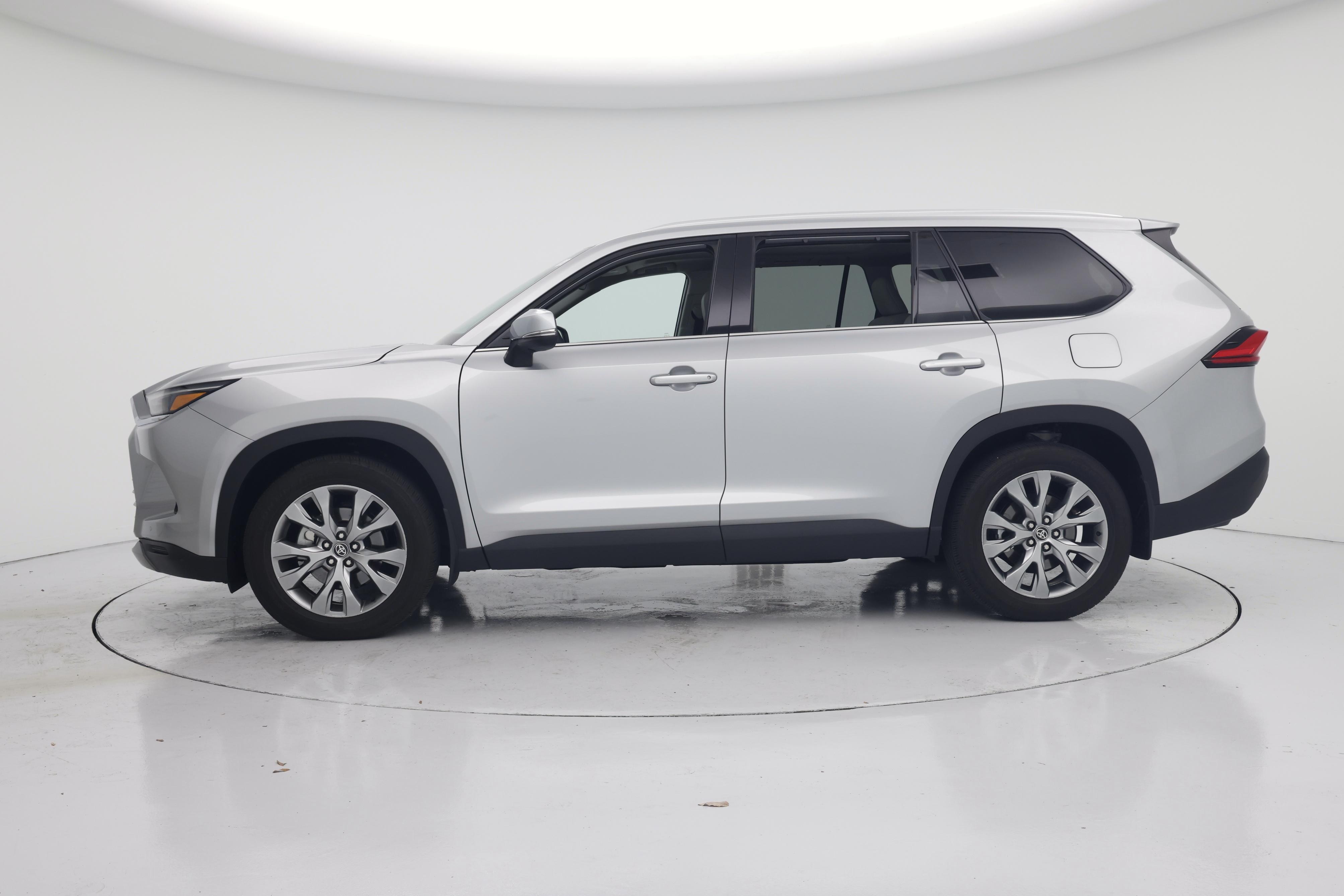 Thumbnail: 2024 Toyota Highlander - 3